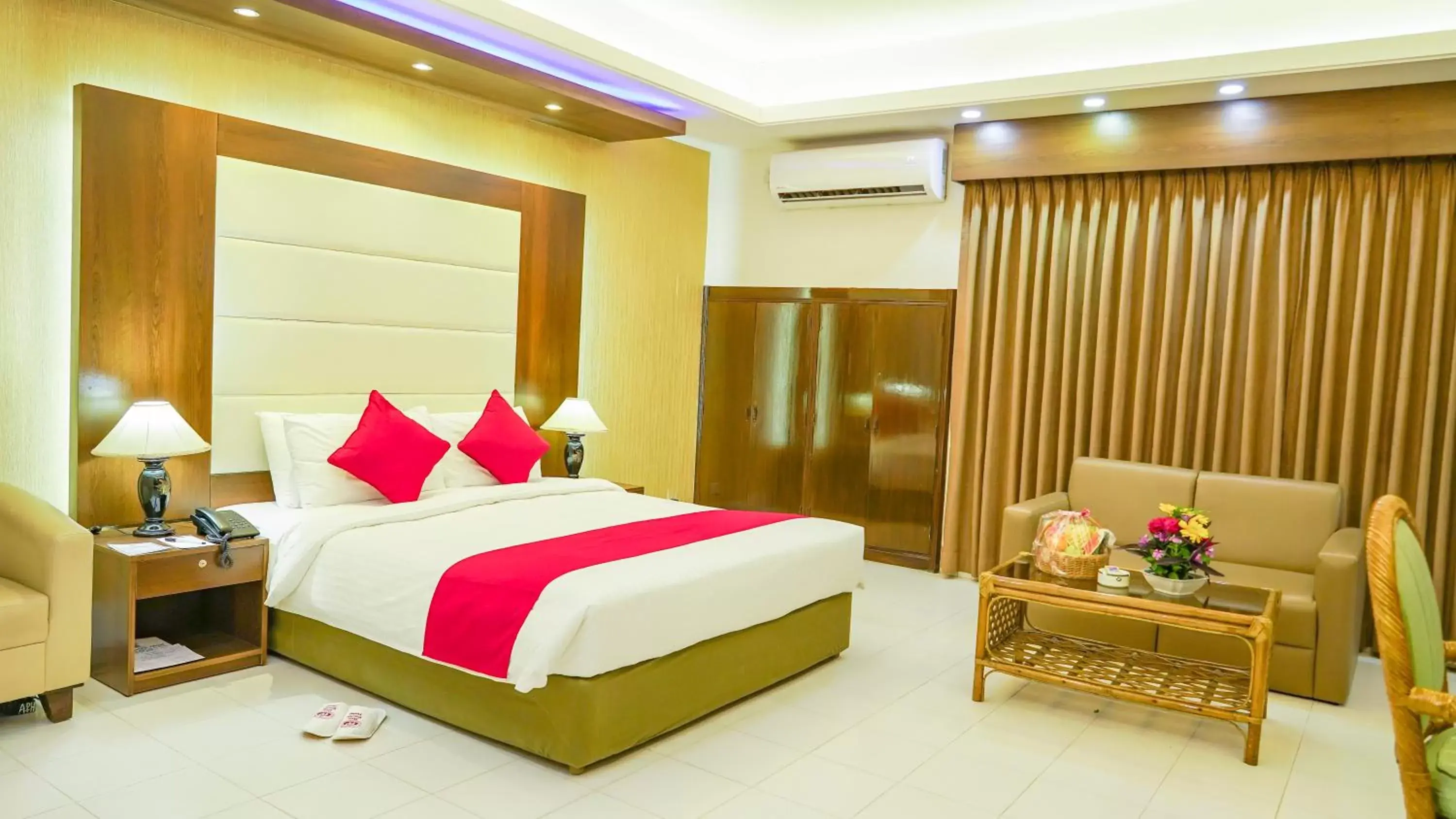 Deluxe Double Room in Asia Pacific Hotel Deluxe Double Room in Asia Pacific Hotel