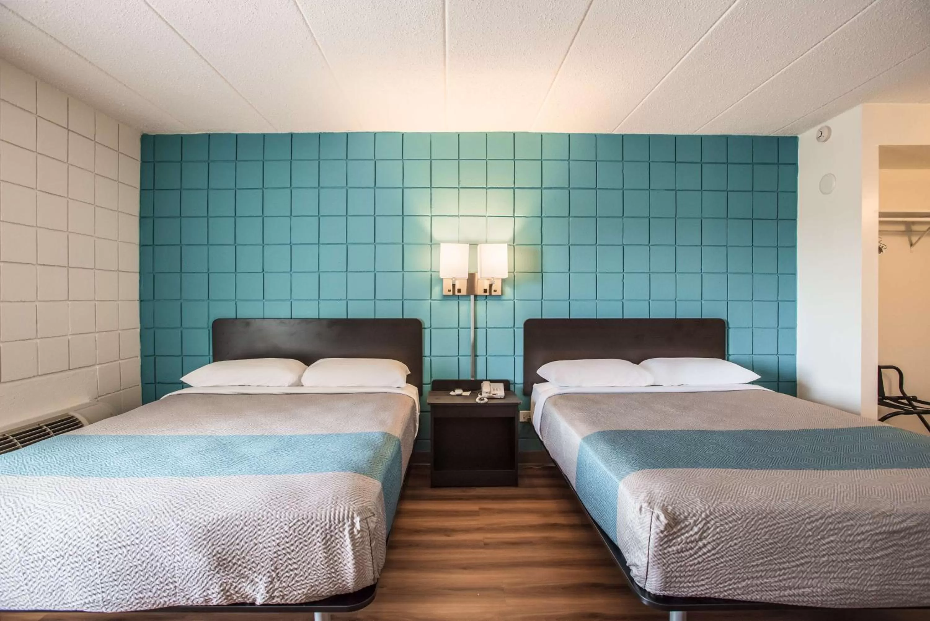 Photo of the whole room, Bed in Motel 6-Somers Point, NJ - Ocean City - Wild Wood Beach