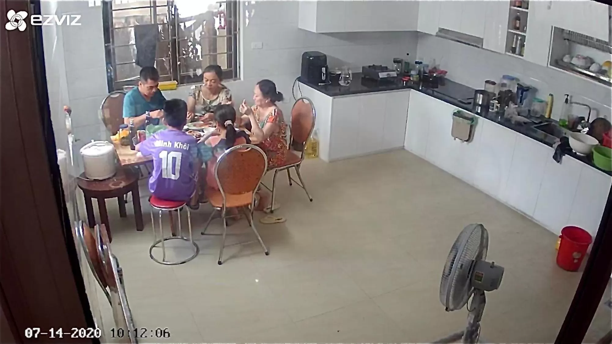 Communal kitchen in Viet Nhat Halong Hotel - Bai Chay