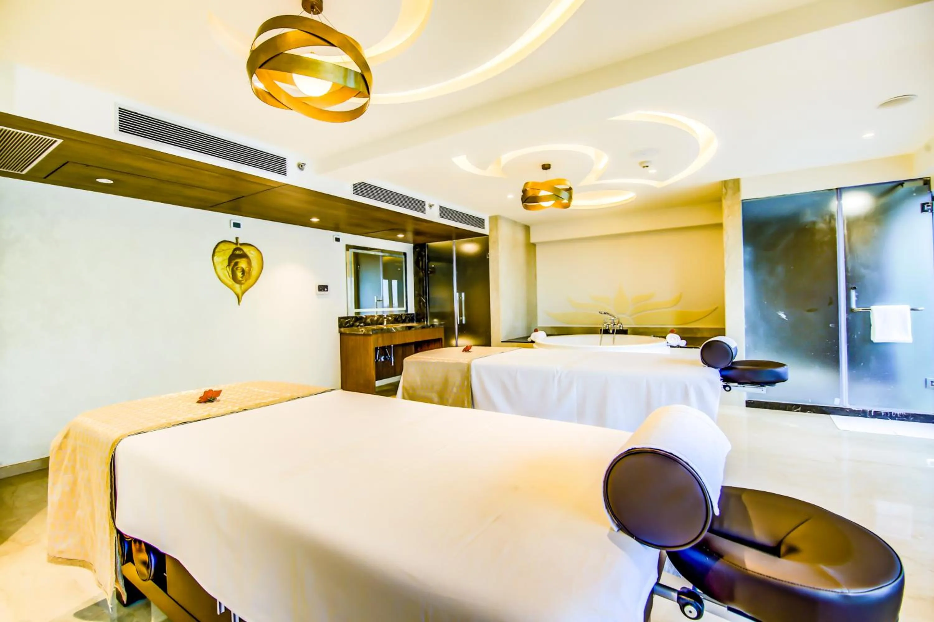 Massage, Bed in Radisson Blu Gorakhpur