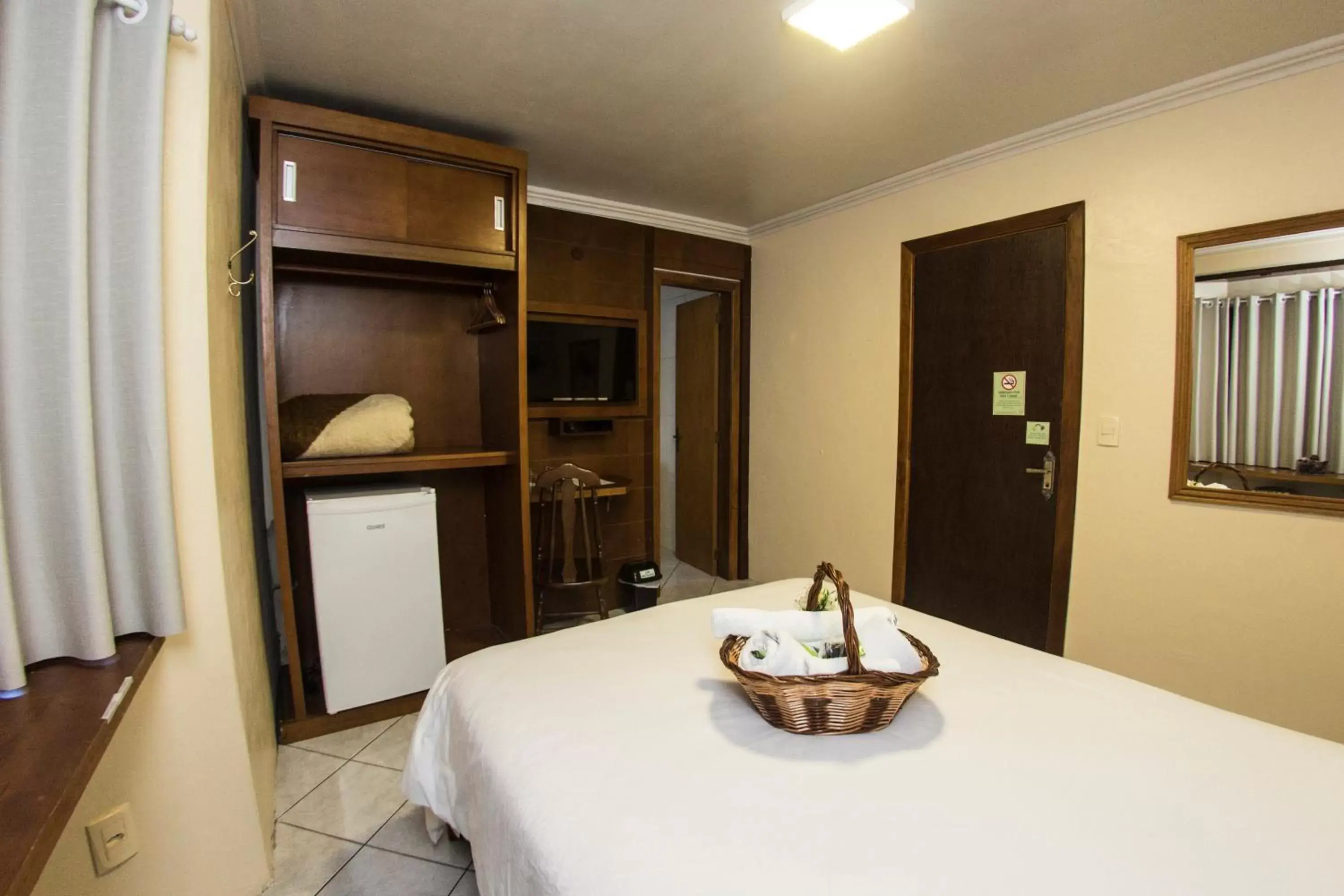 Standard Queen Room in Pousada Green House by Conrado Vitali Standard Queen Room in Pousada Green House by Conrado Vitali