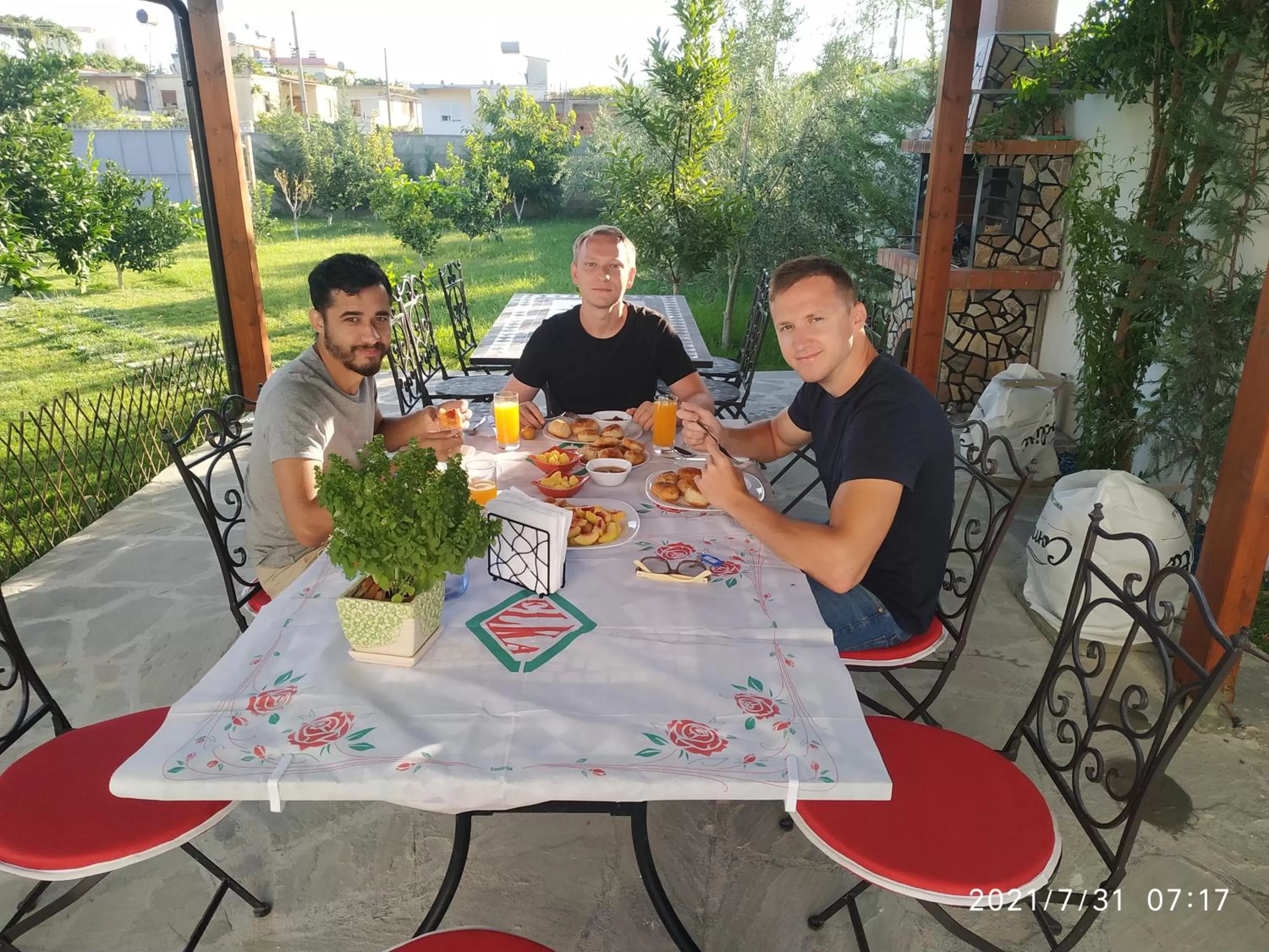 Restaurant/Places to Eat in Vila C++