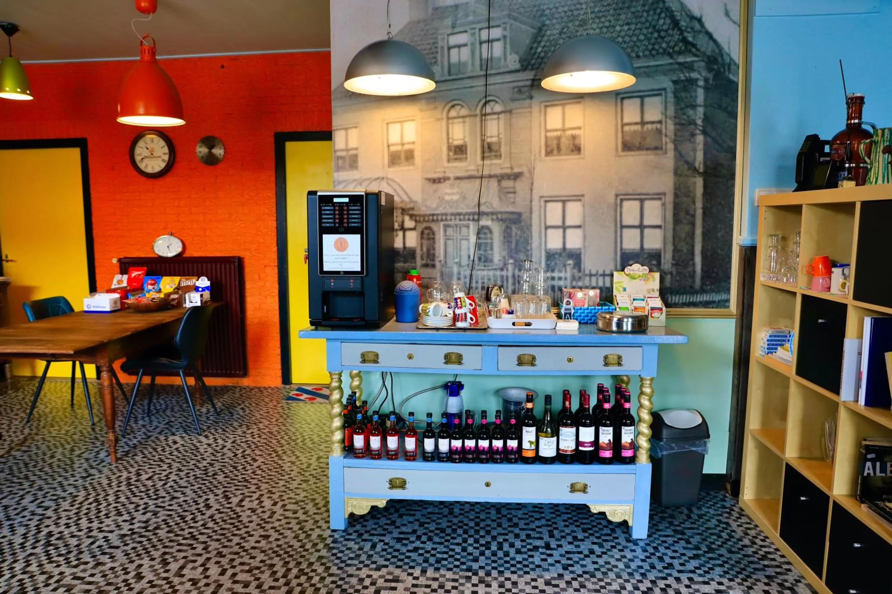 Communal lounge/ TV room in B & B Marrum Hotel Marrum