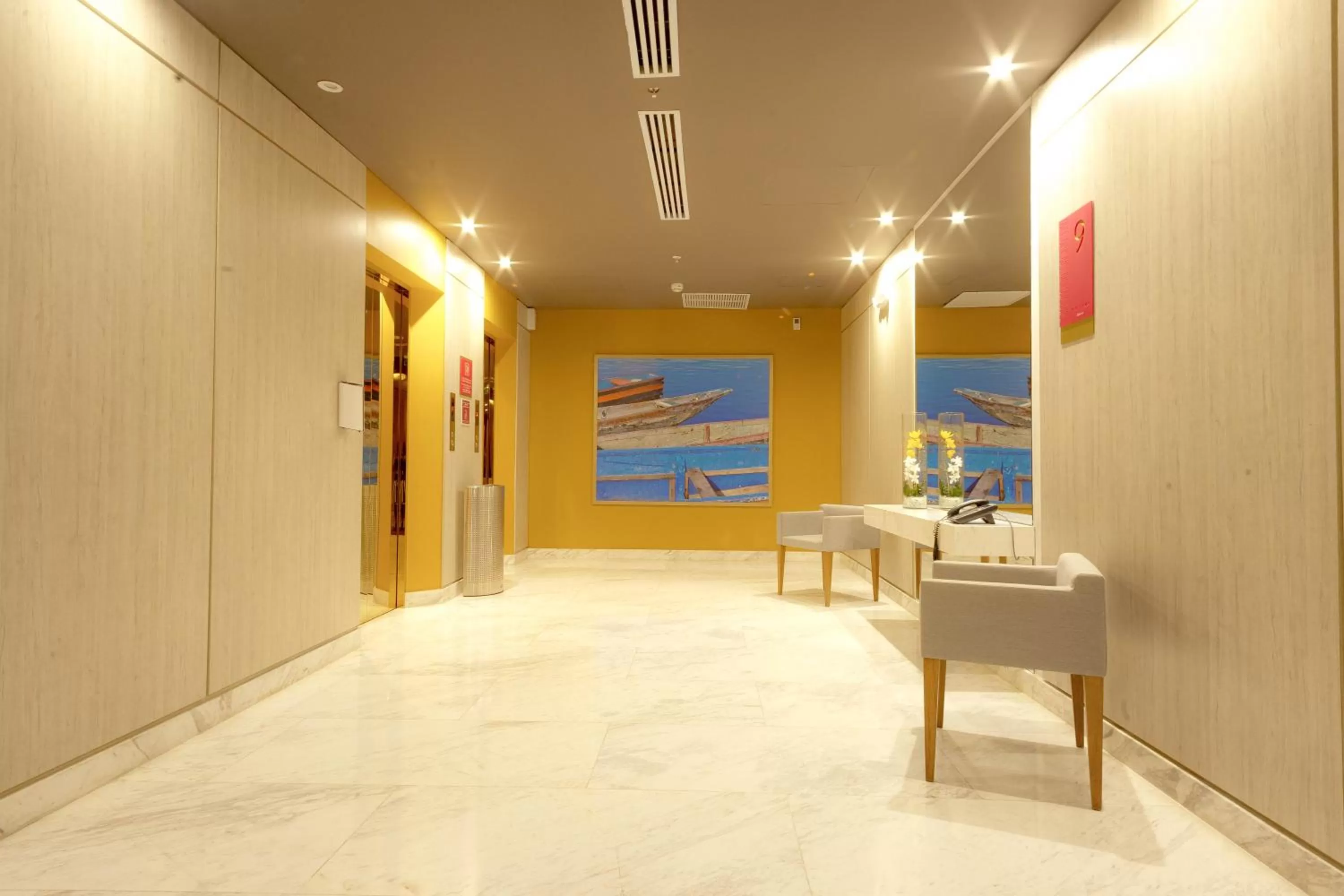 Lobby or reception in Crowne Plaza Barranquilla by IHG
