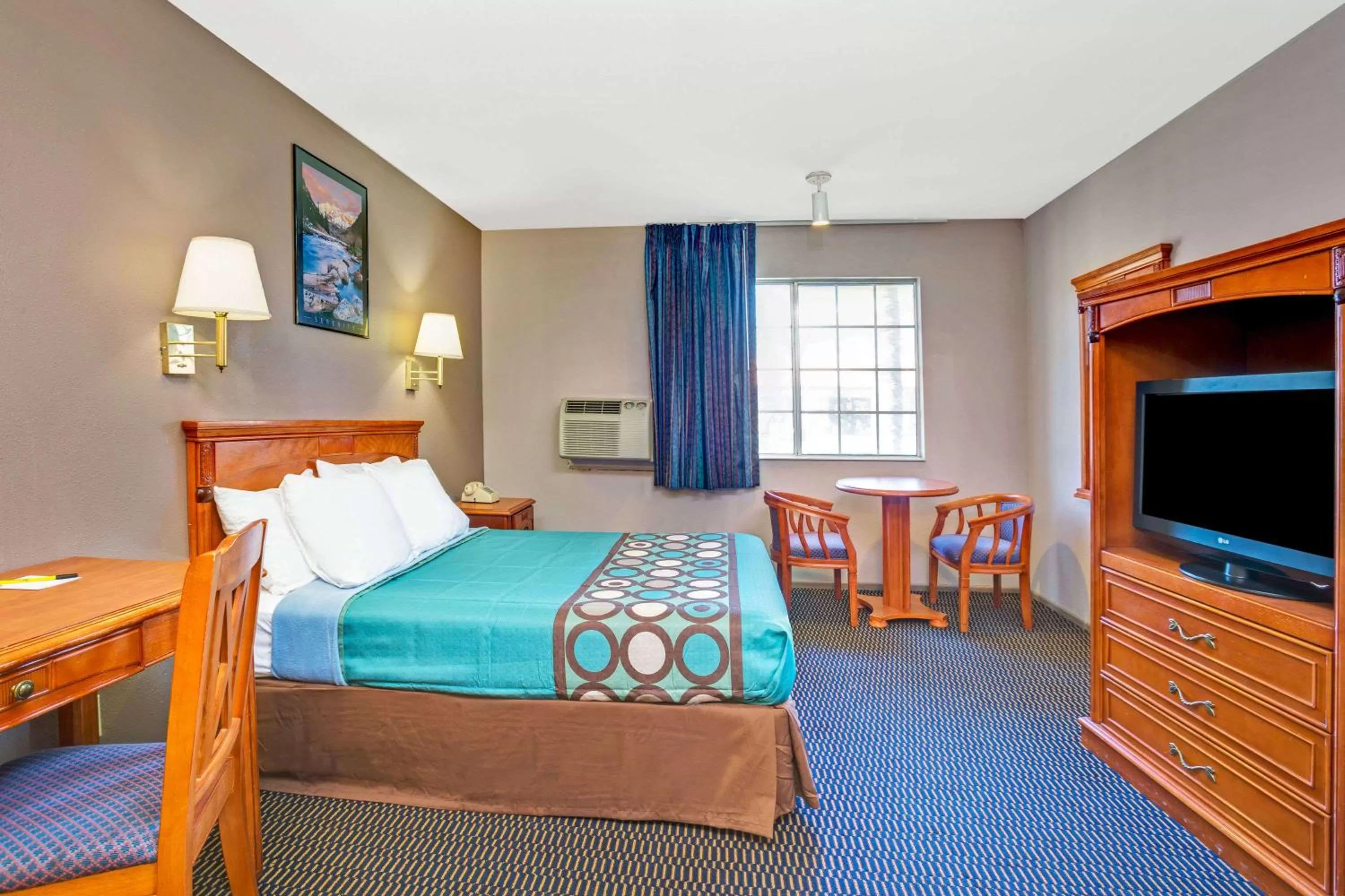 On site, Bed in Super 8 by Wyndham Upland Ontario CA