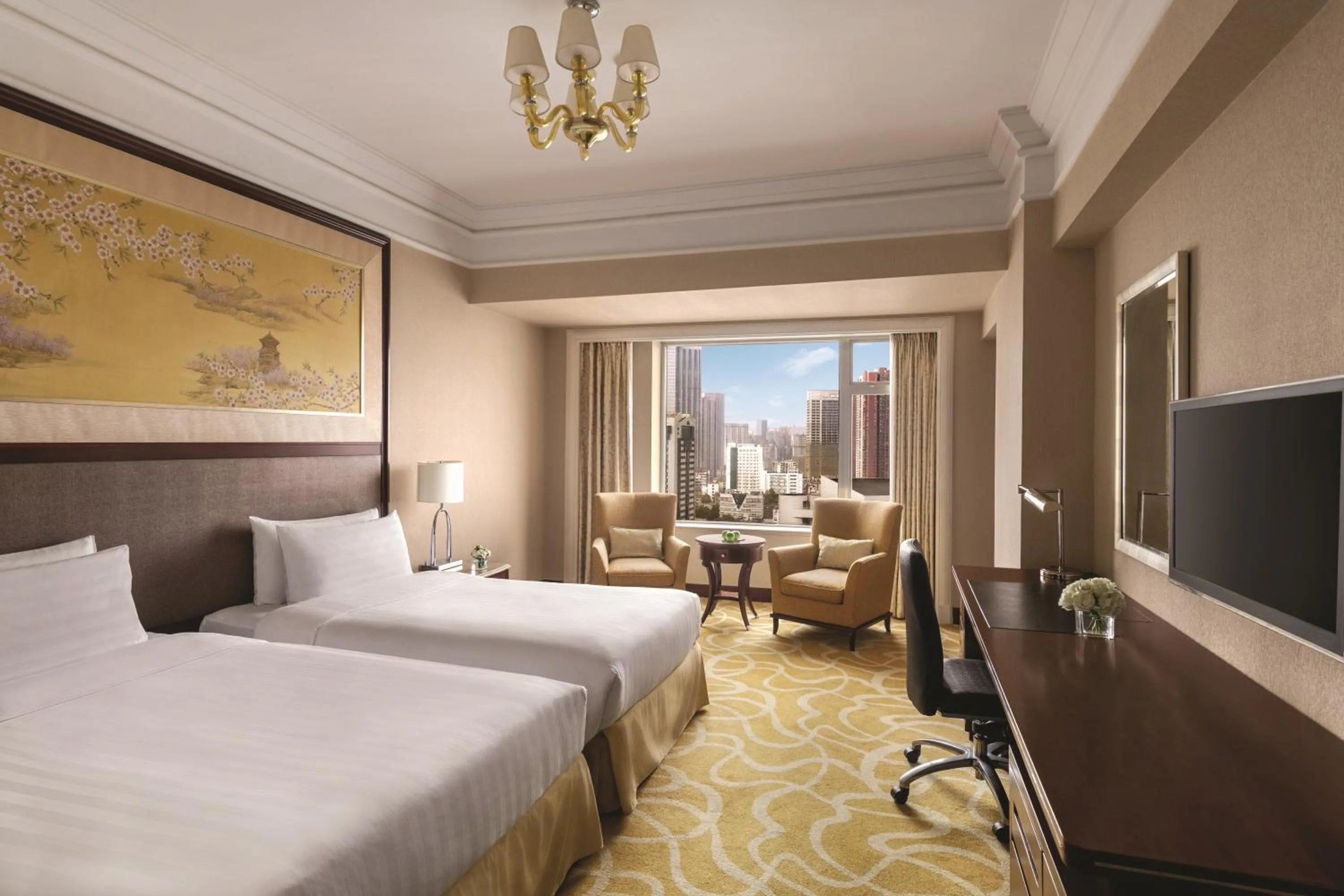 Photo of the whole room, Bed in Shangri-La Wuhan