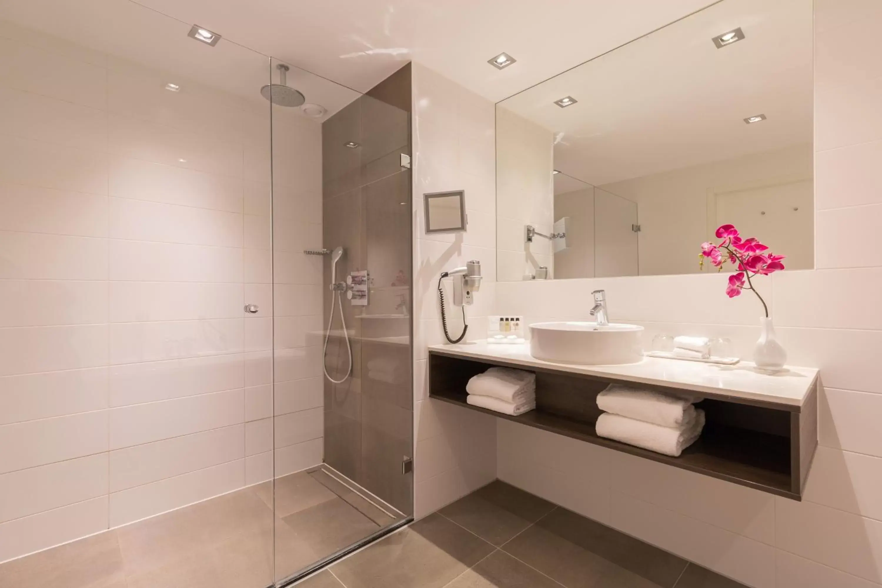 Corner Suite 1 King Bed in Leonardo Royal Hotel Den Haag Promenade Corner Suite 1 King Bed in Leonardo Royal Hotel Den Haag Promenade