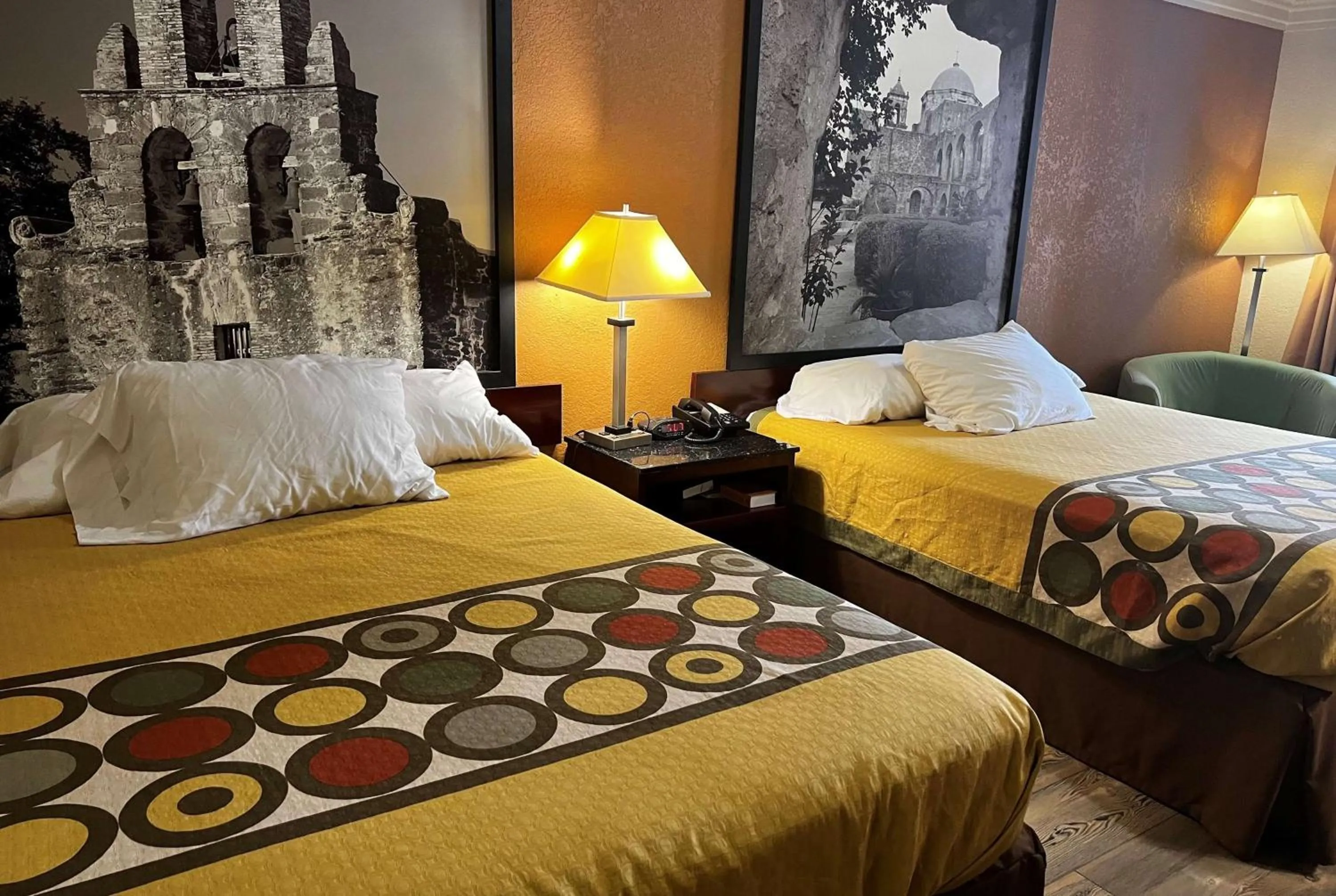 Photo of the whole room, Bed in Super 8 by Wyndham Houston West Katy