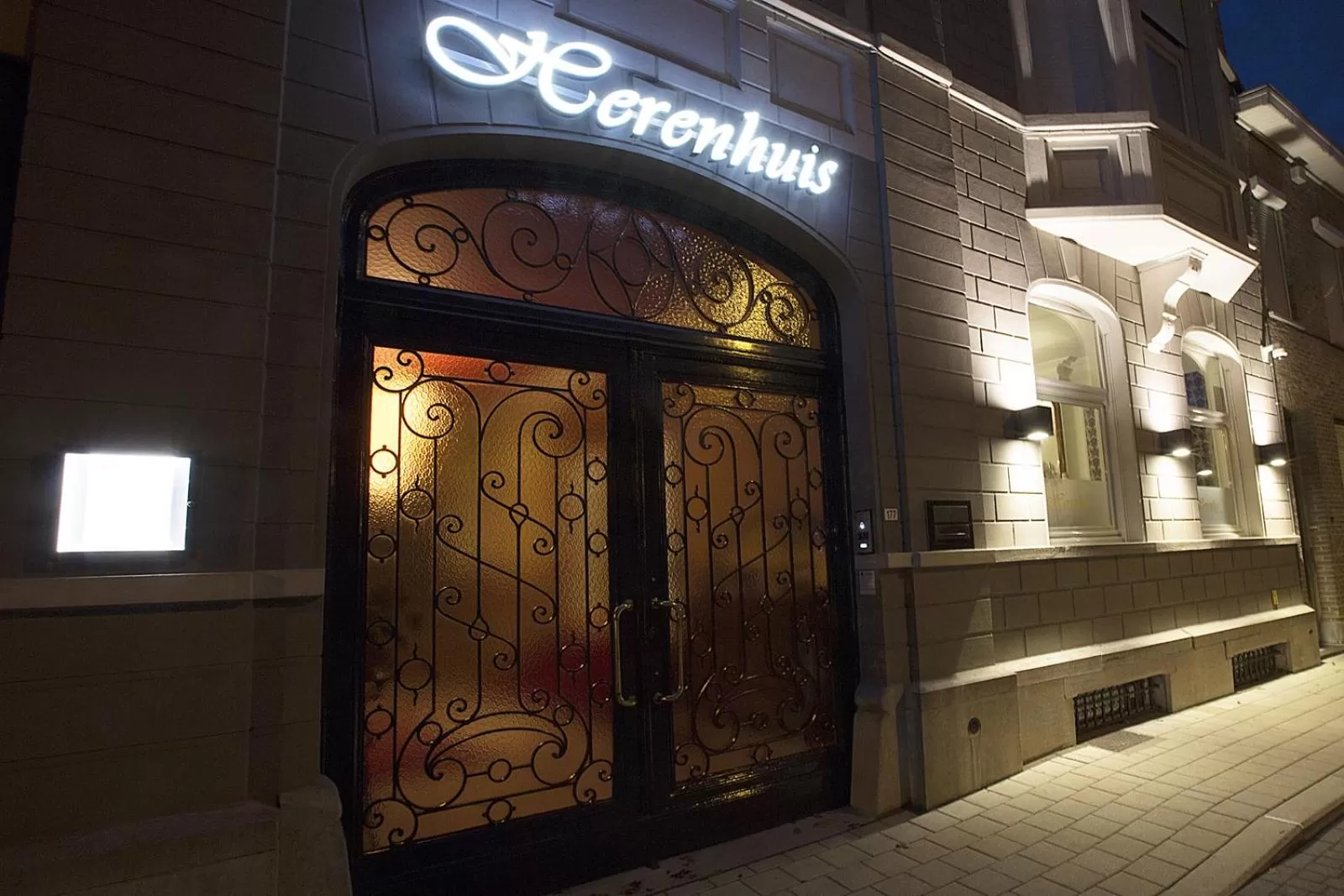 Facade/entrance in B&B Herenhuis