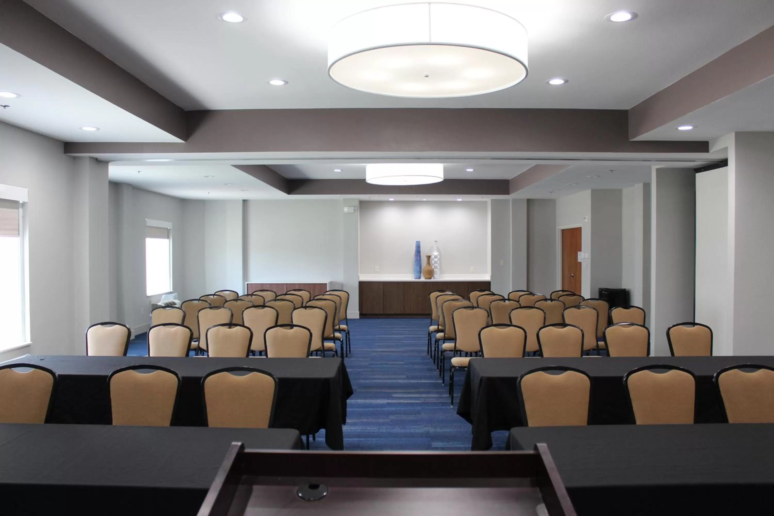 Meeting/conference room in Holiday Inn Express Hotel & Suites Mansfield by IHG