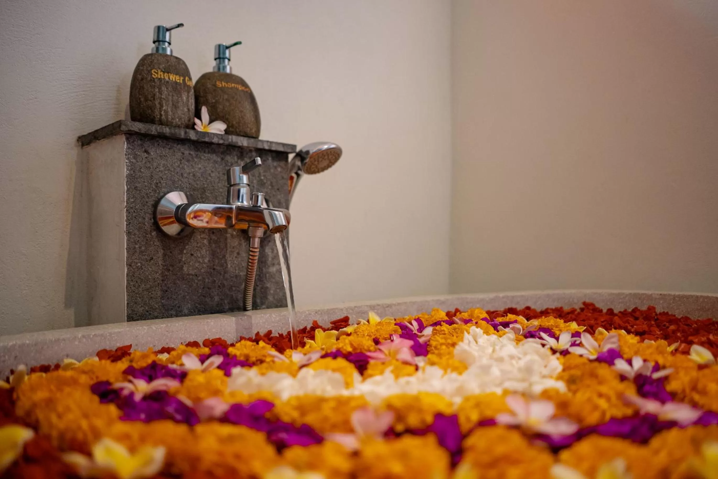 Bathroom in Kubu Rama Ubud Cottage