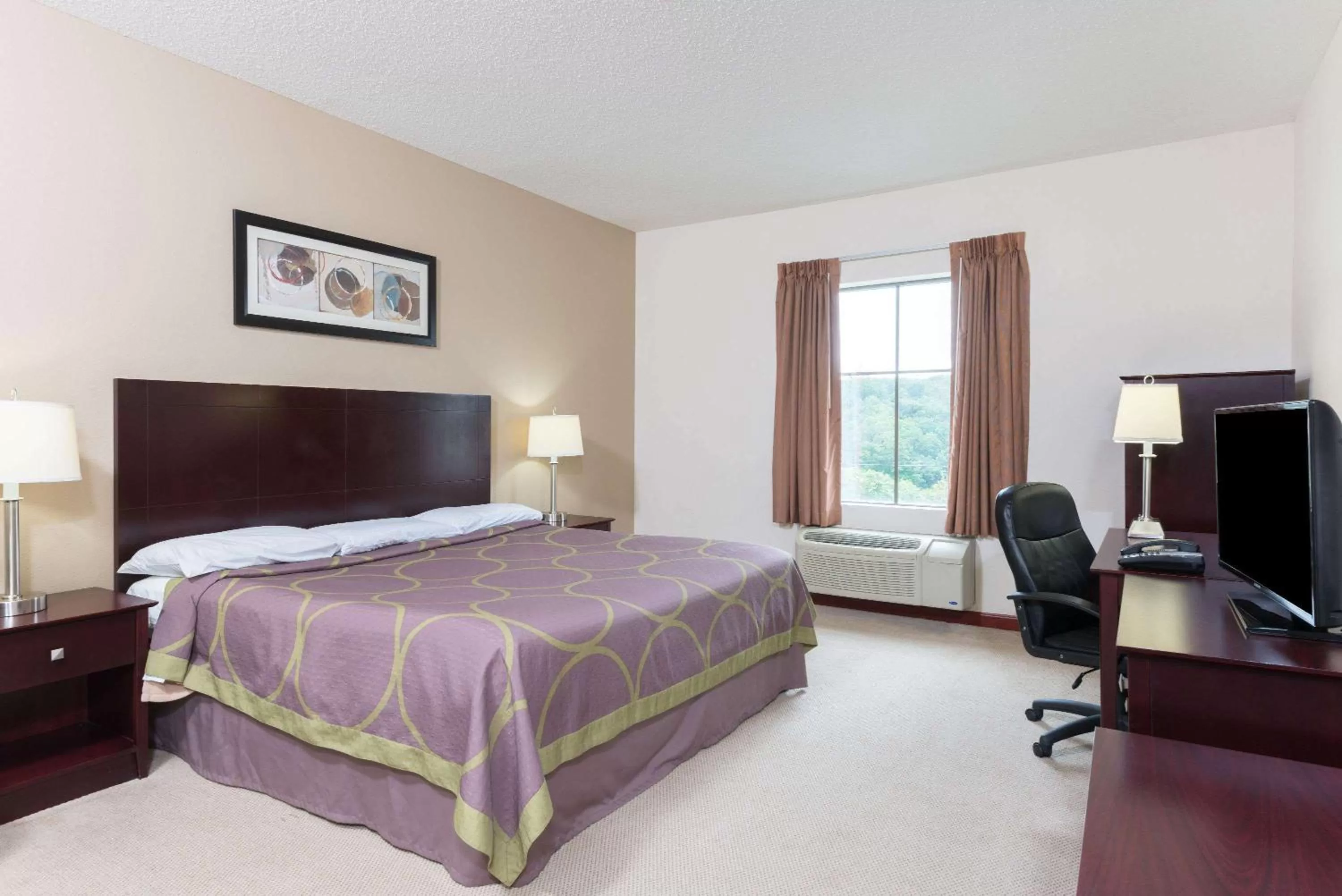 Photo of the whole room, Bed in Super 8 by Wyndham Beaver Falls