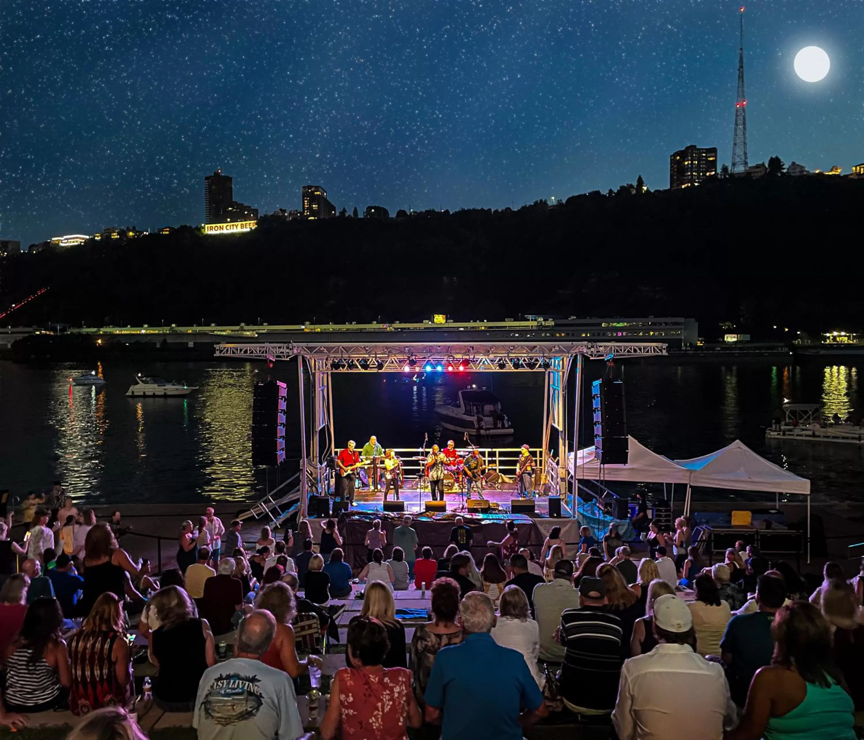 Evening entertainment in The Landing Hotel at Rivers Casino Pittsburgh