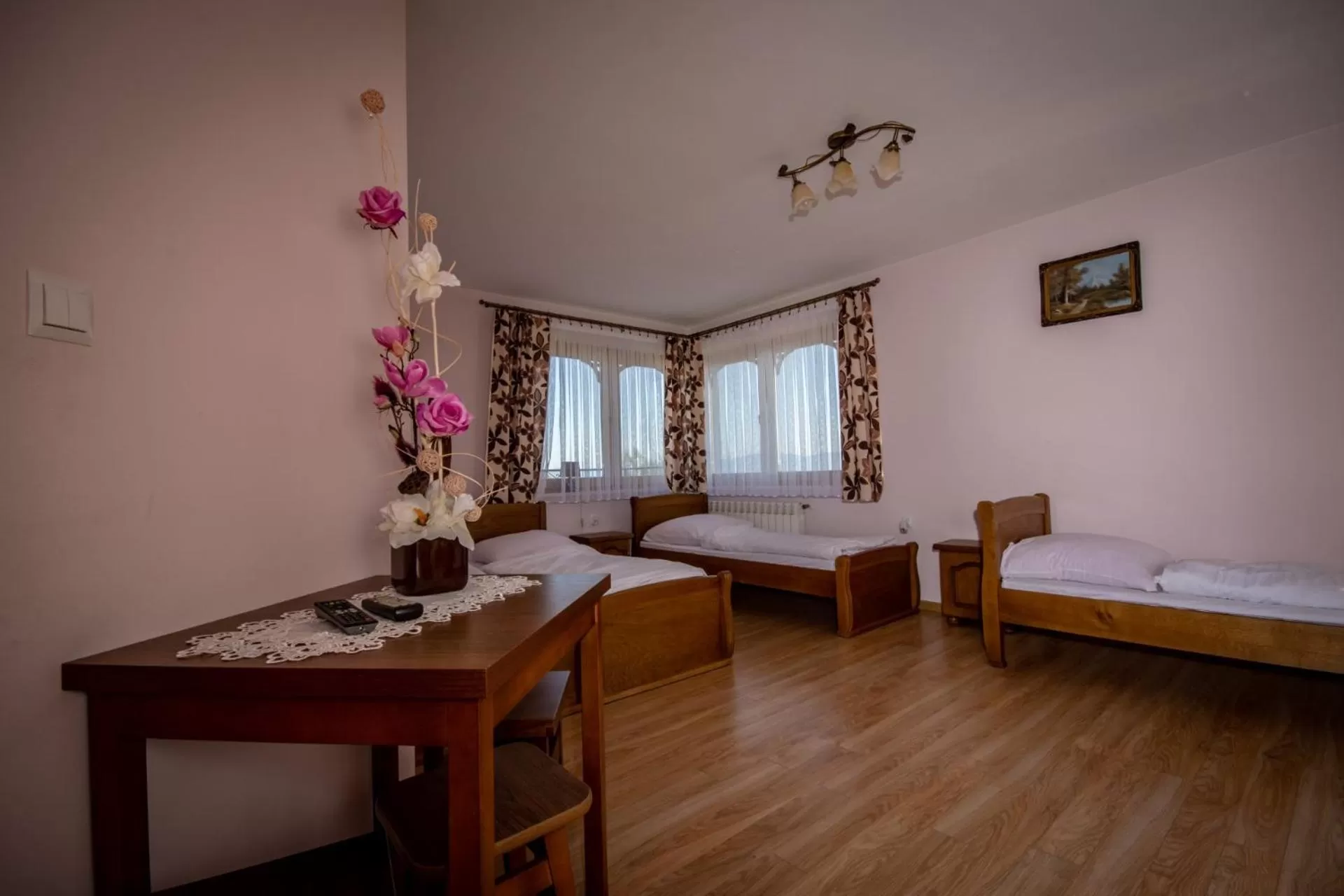 Photo of the whole room, Bed in Podhalanski Dworek z Jacuzzi