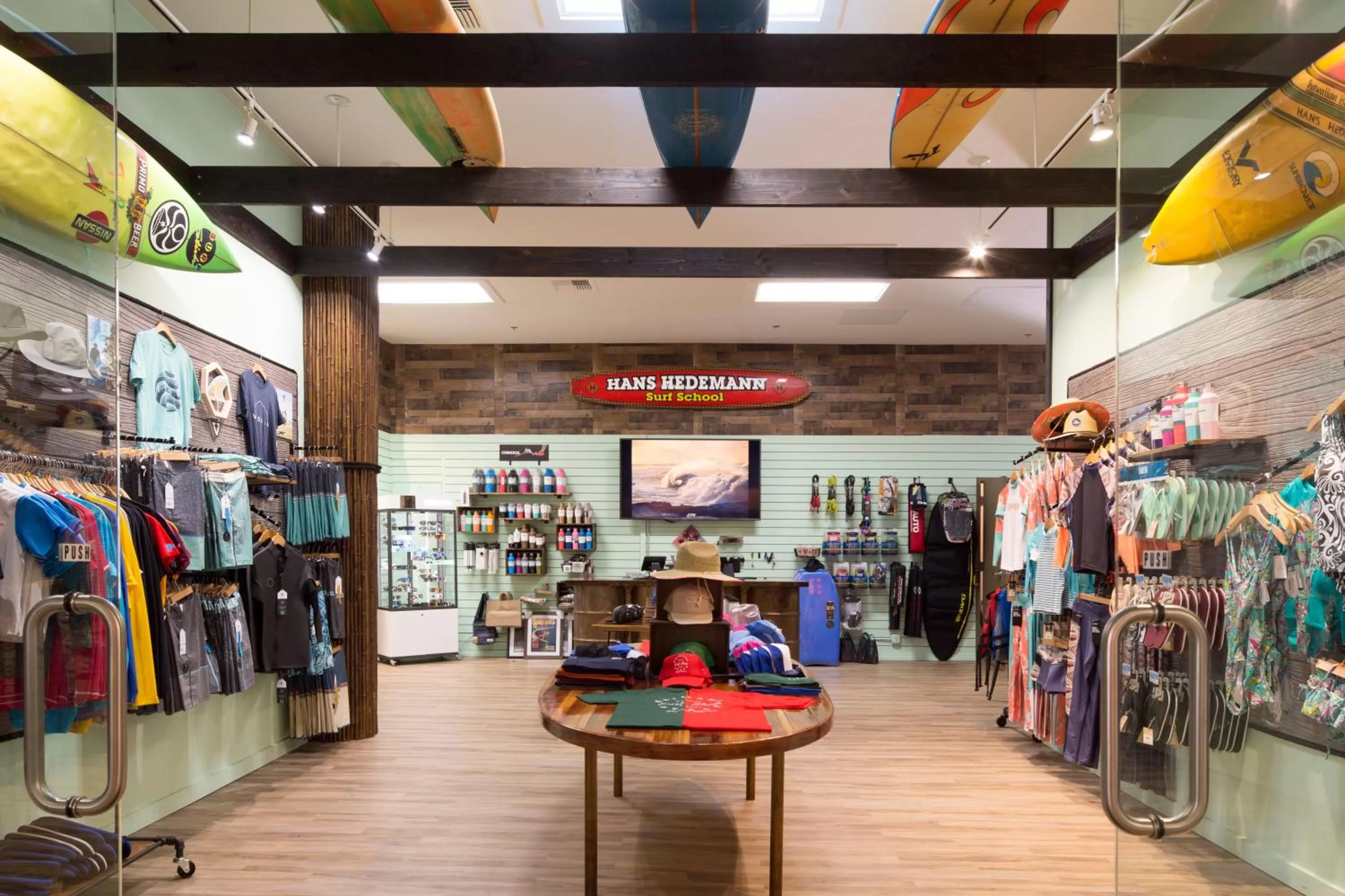 On-site shops in Queen Kapiolani Hotel