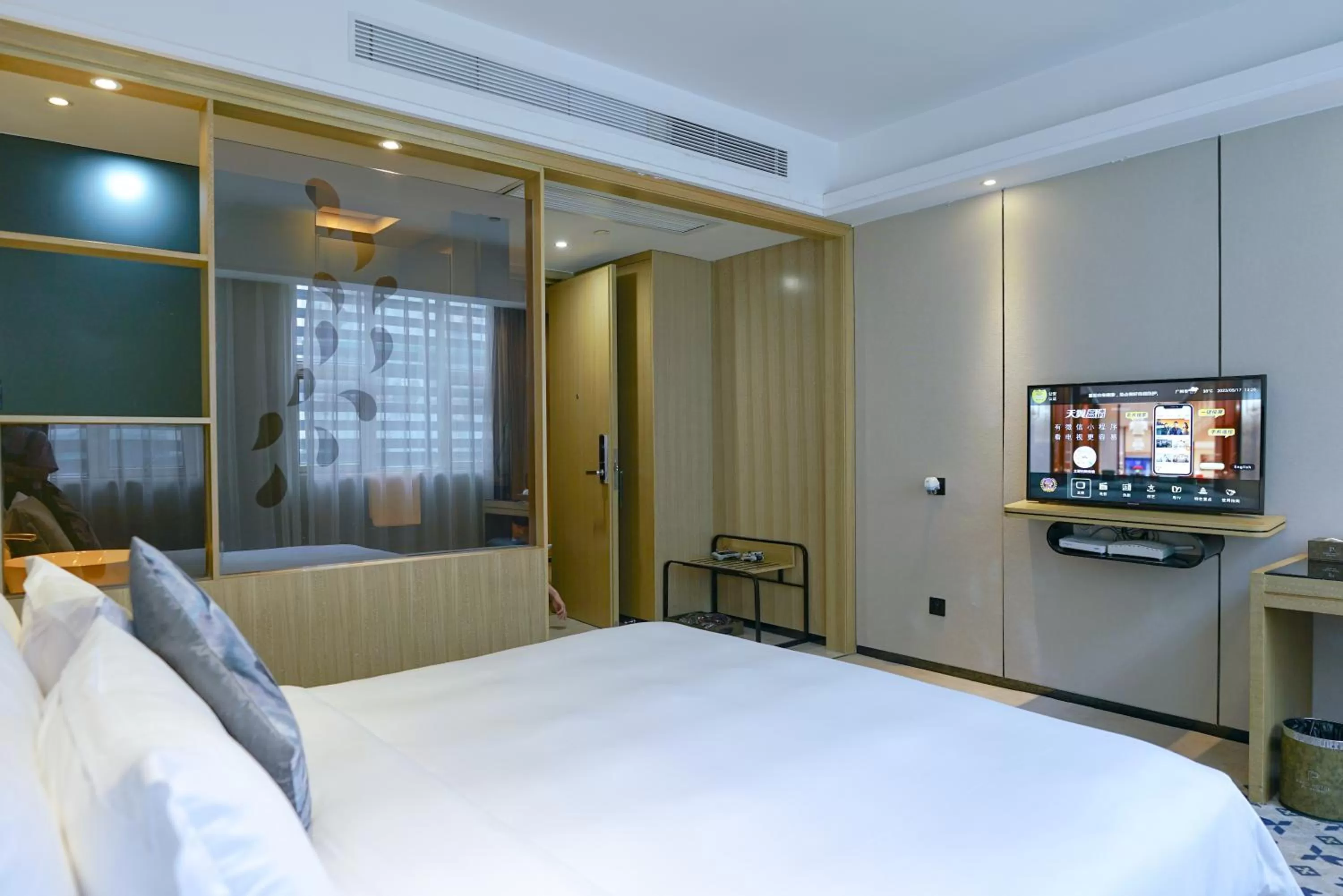Bed in Paco Hotel Tiyuxilu Metro Guangzhou-Free Shuttle Bus fir Canton Fair