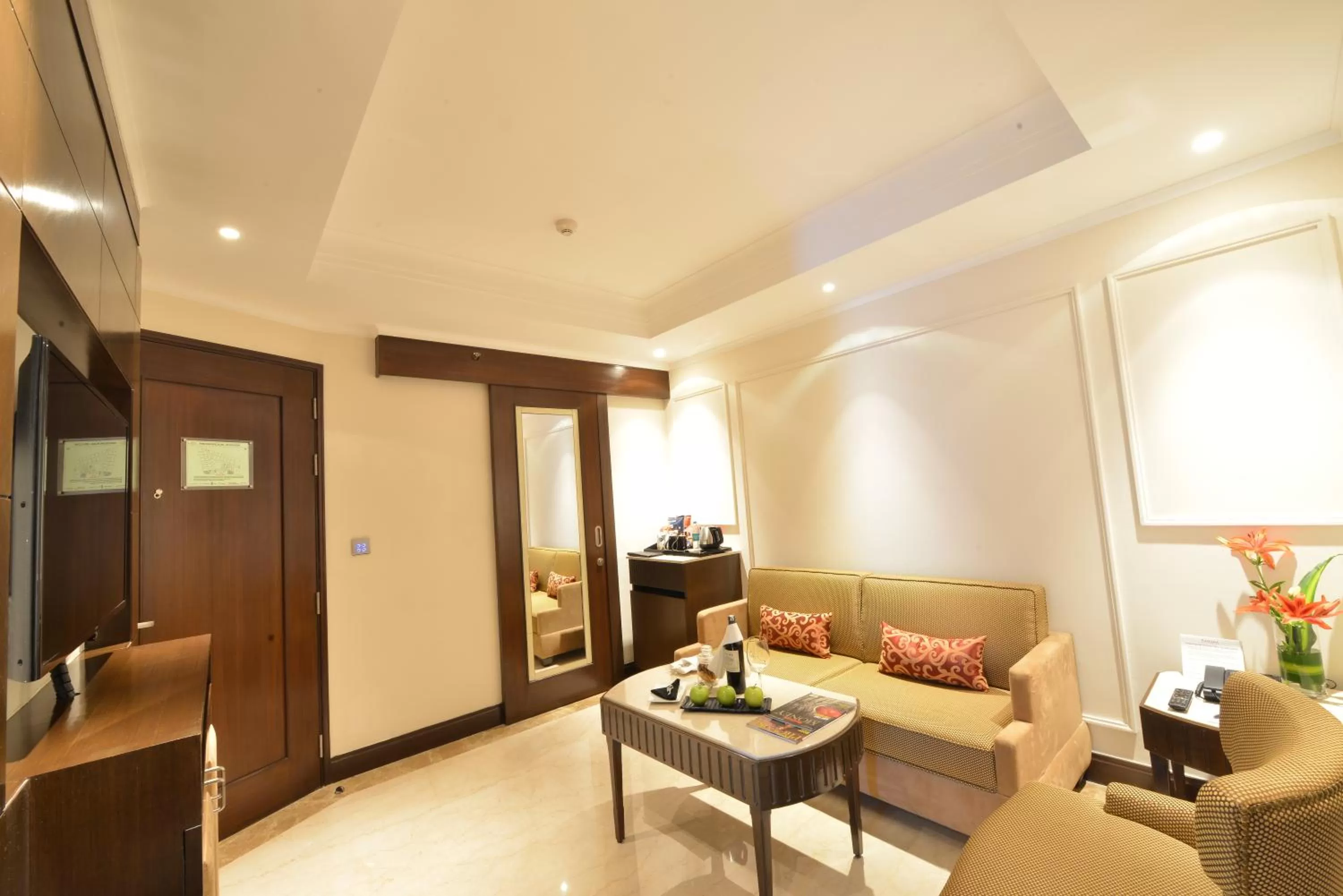 Living room in Ramada Plaza Chennai