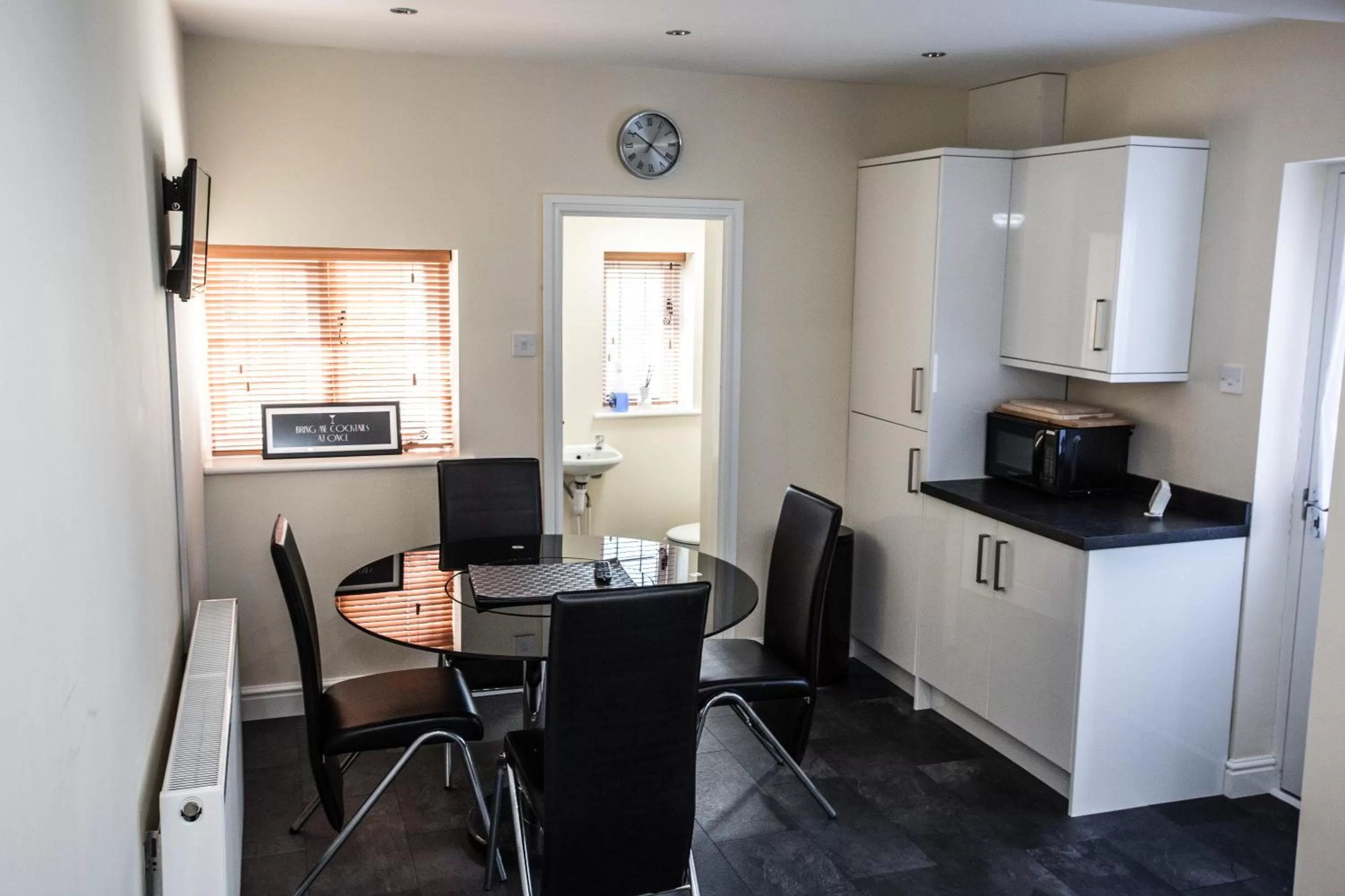 Two-Bedroom House in Mere Court Hotel