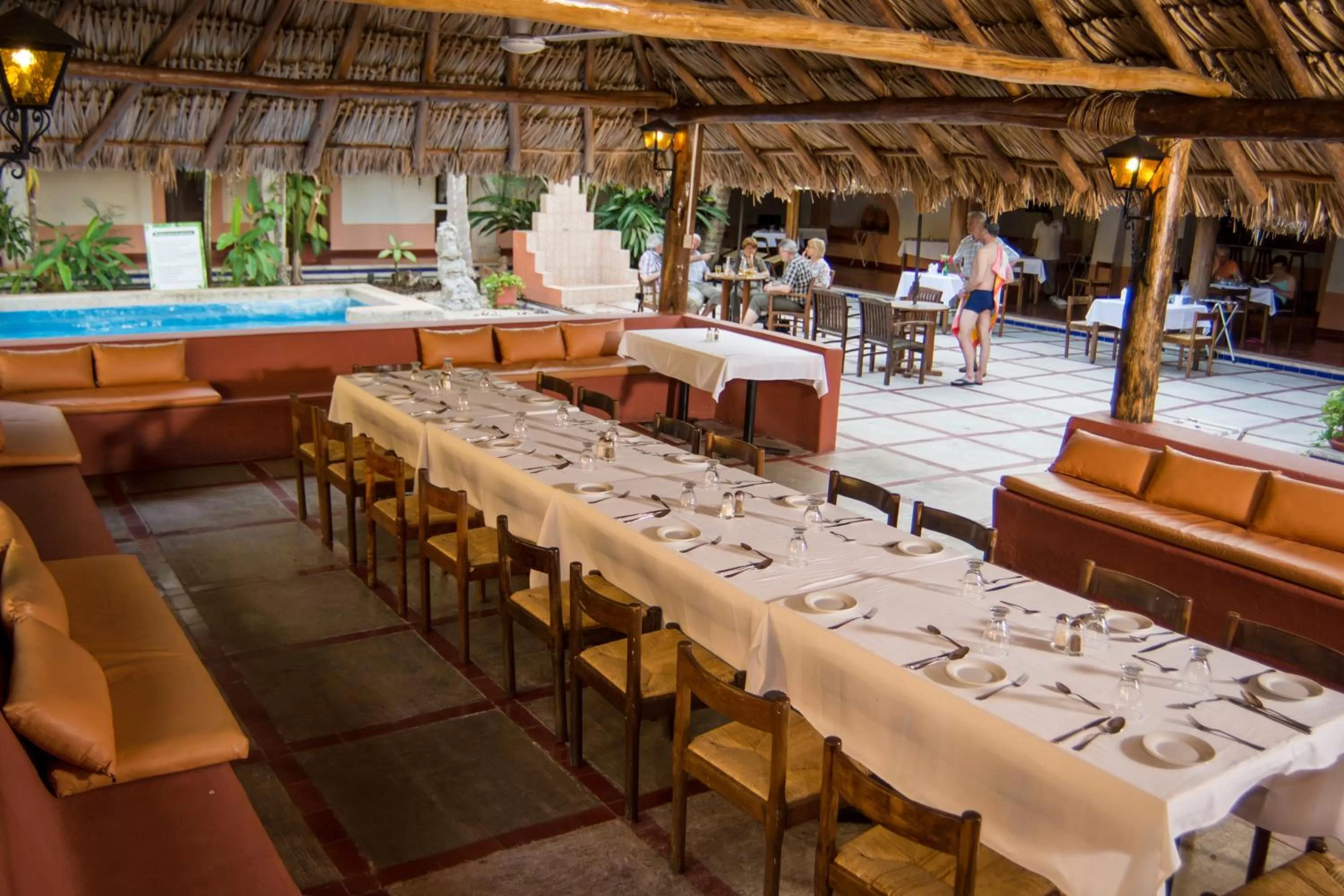 Restaurant/places to eat in Villas Arqueologicas Chichen Itza