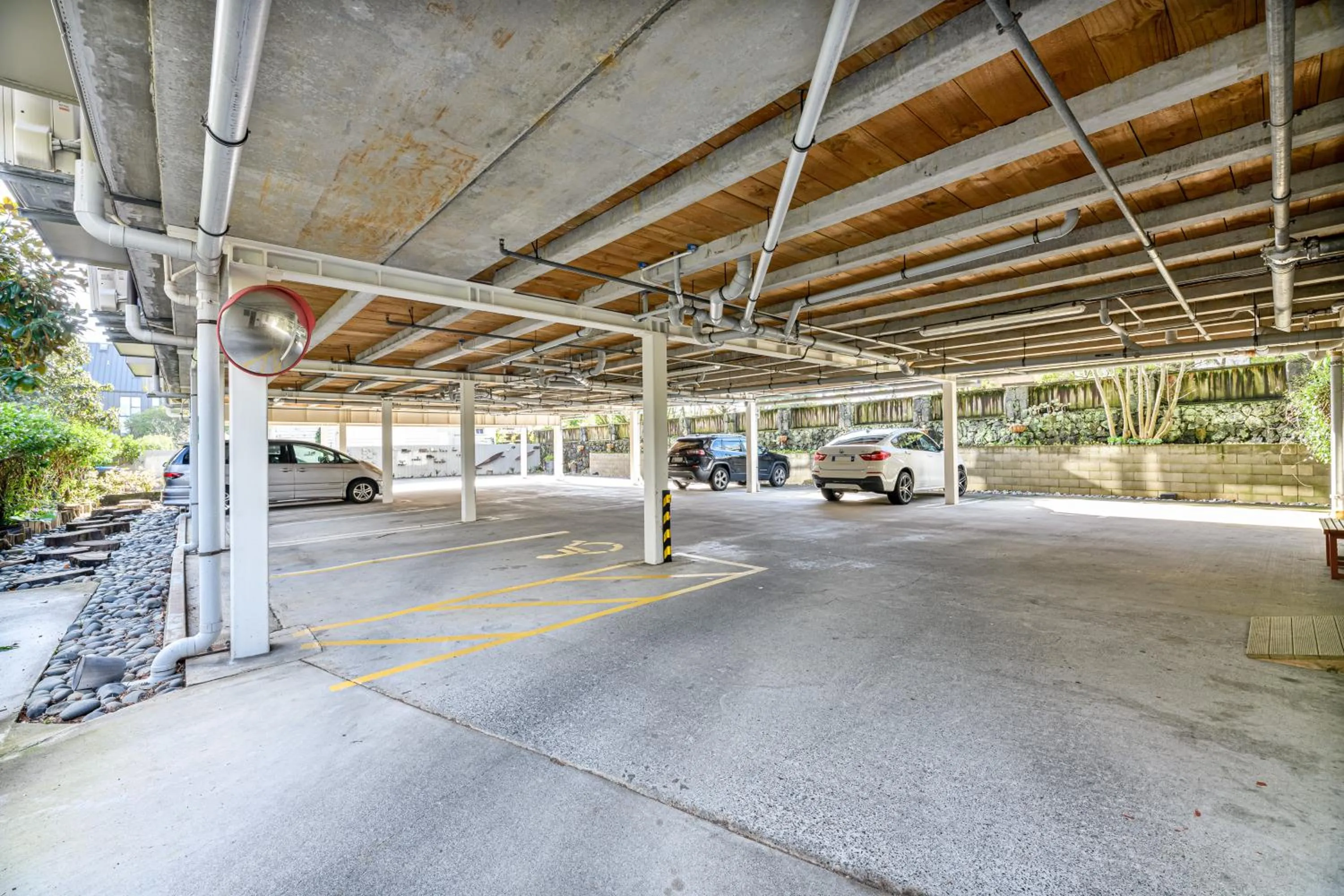 Parking in Alexander Inn