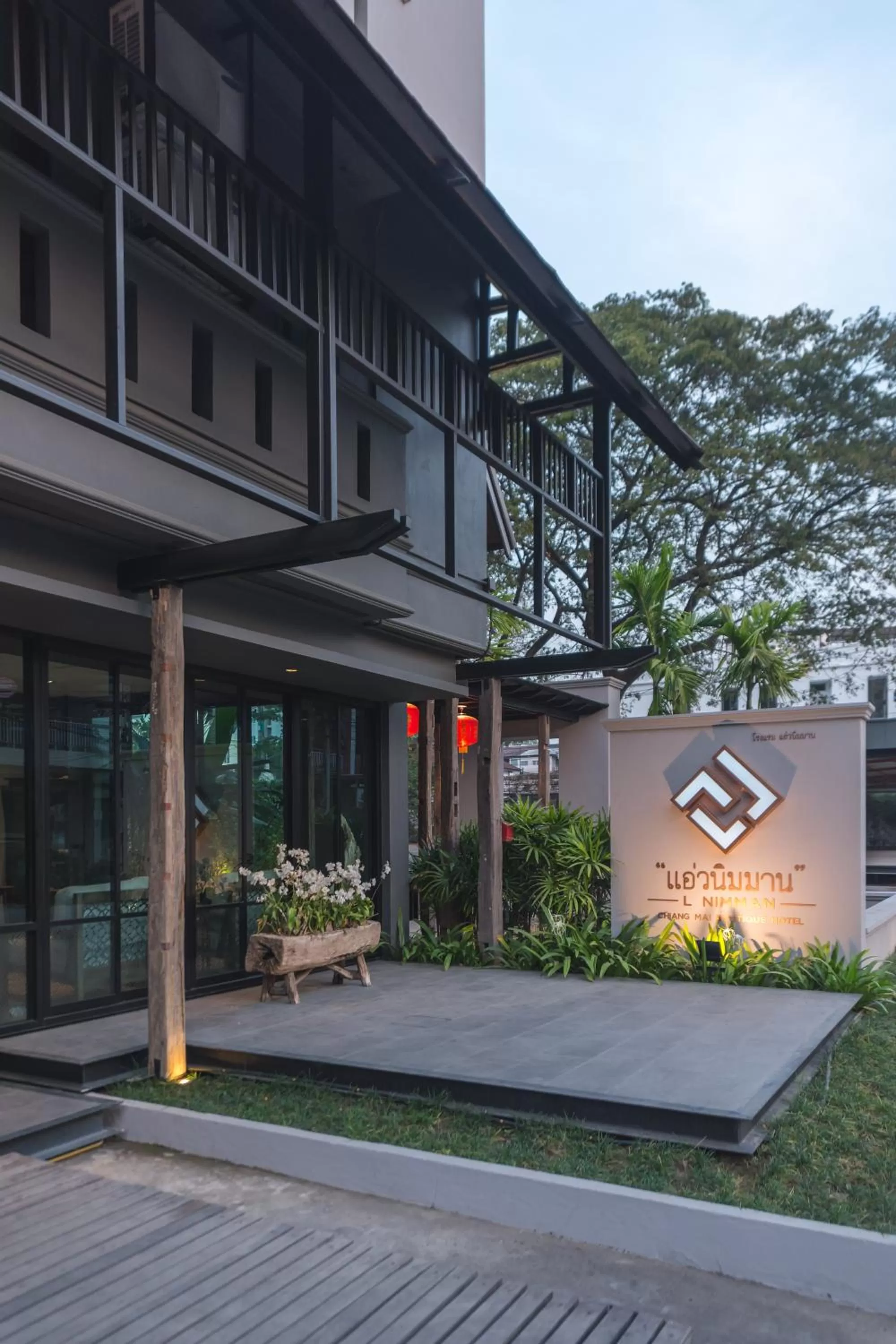 Property building in L Nimman