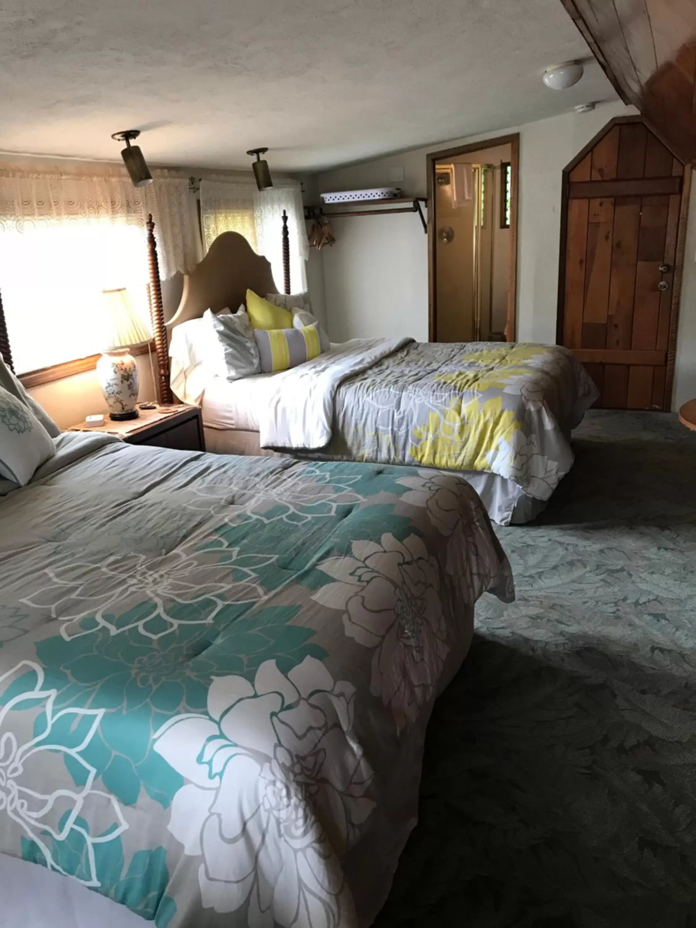 Double Room in Hale Maluhia Country Inn Double Room in Hale Maluhia Country Inn