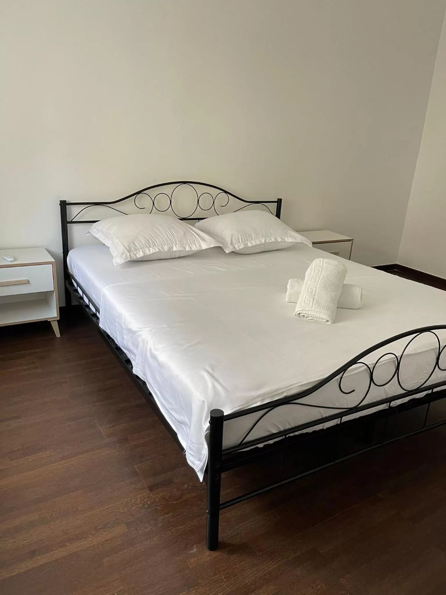 Bed in The Floor Piata Unirii