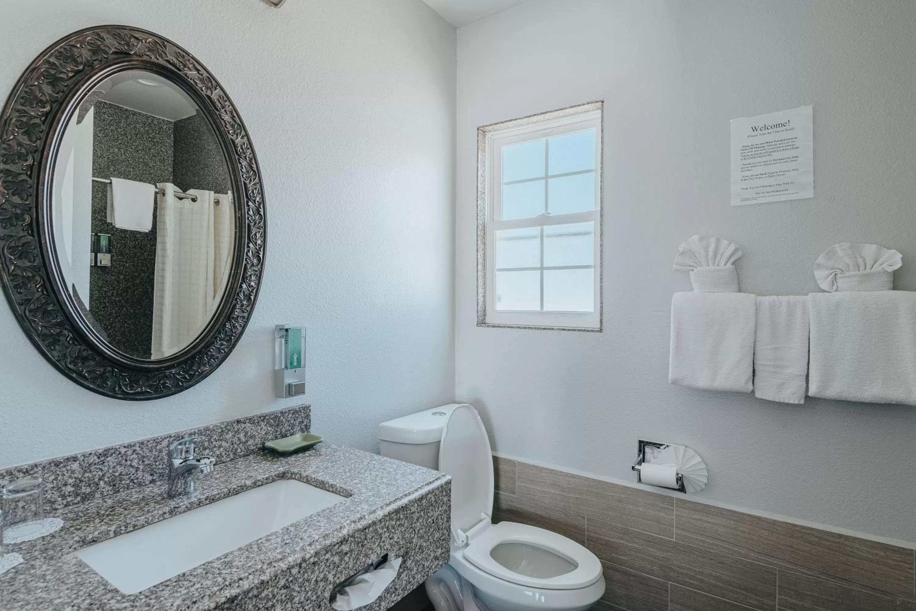 Bathroom in Sea Air Inn & Suites - Downtown - Restaurant Row