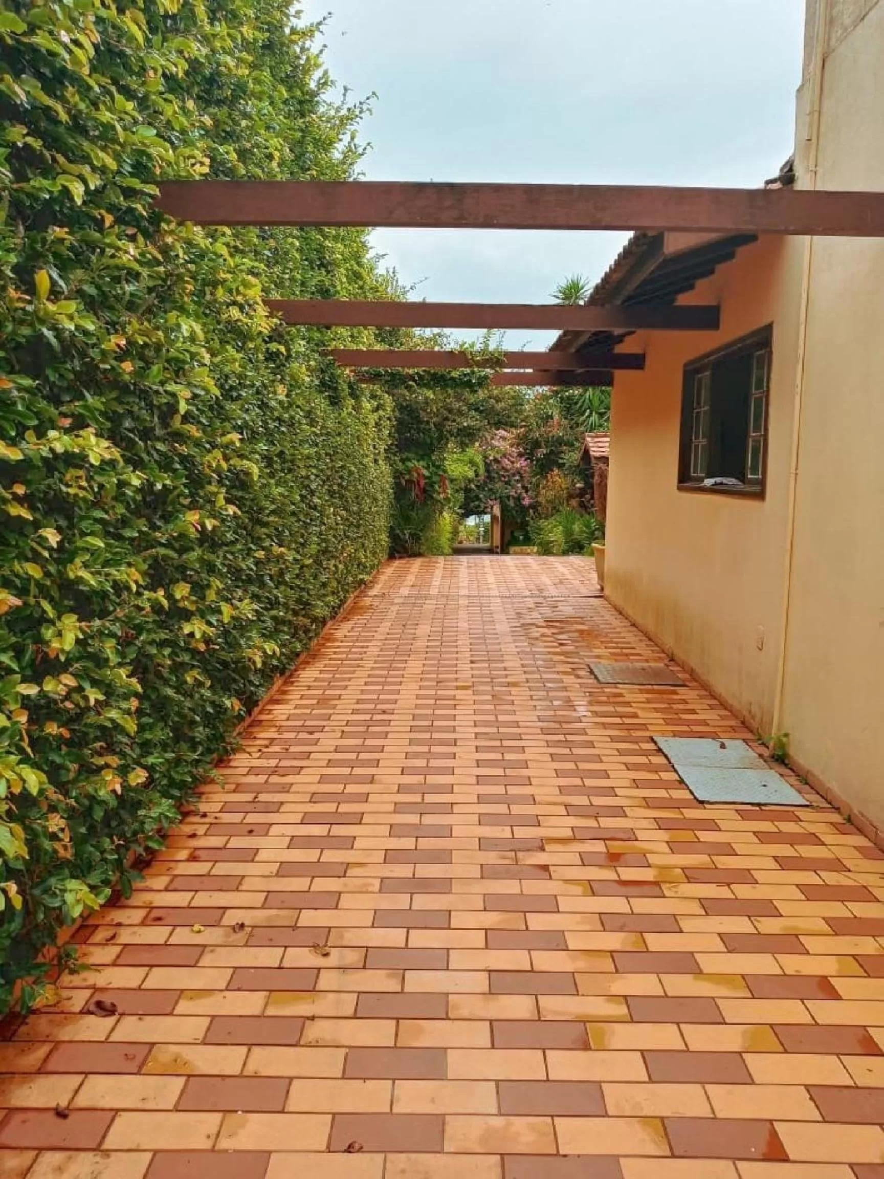 Property building in Pousada Bangalôs Da Mole - Florianópolis