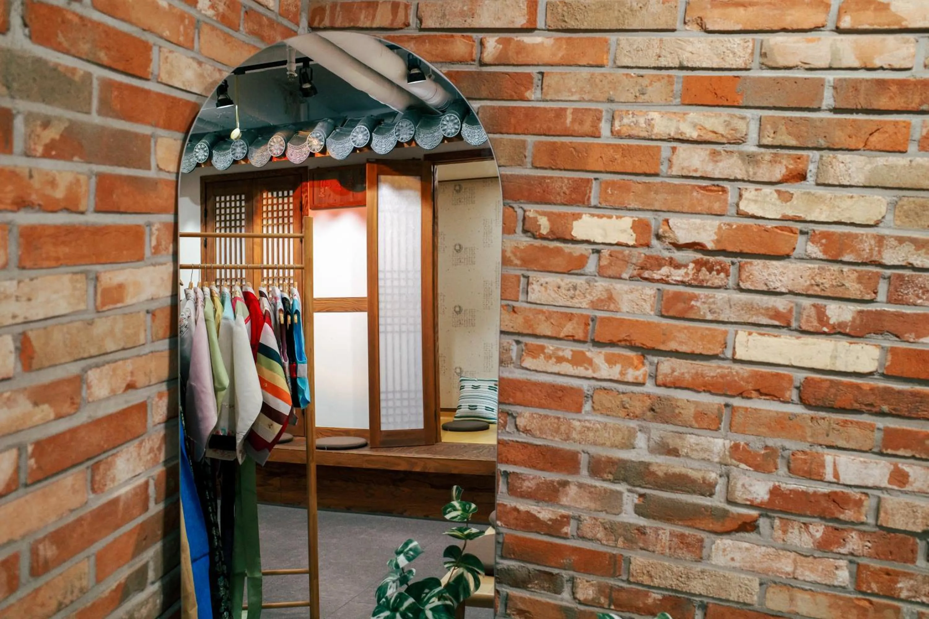 Area and facilities in Starria Hostel foreign guest only