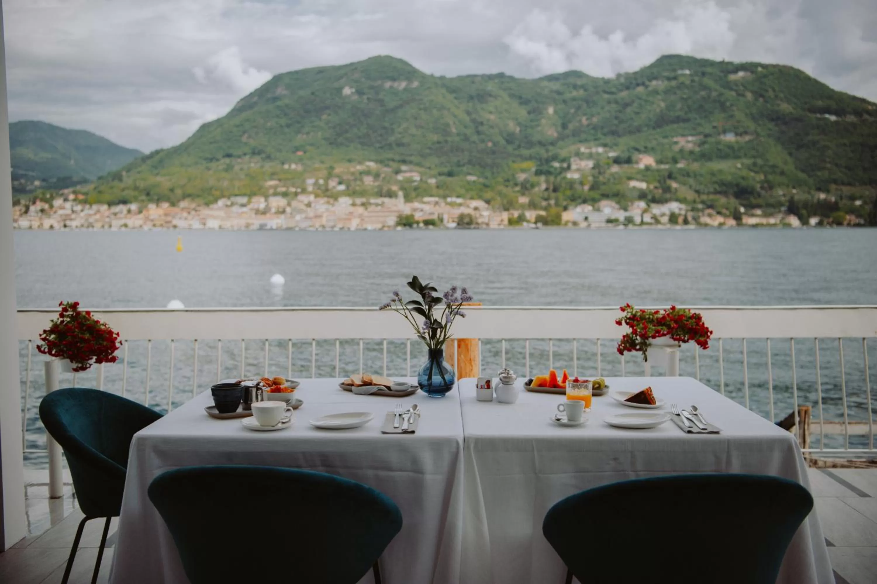 Restaurant/places to eat in Ah Porticcioli Boutique Apartments