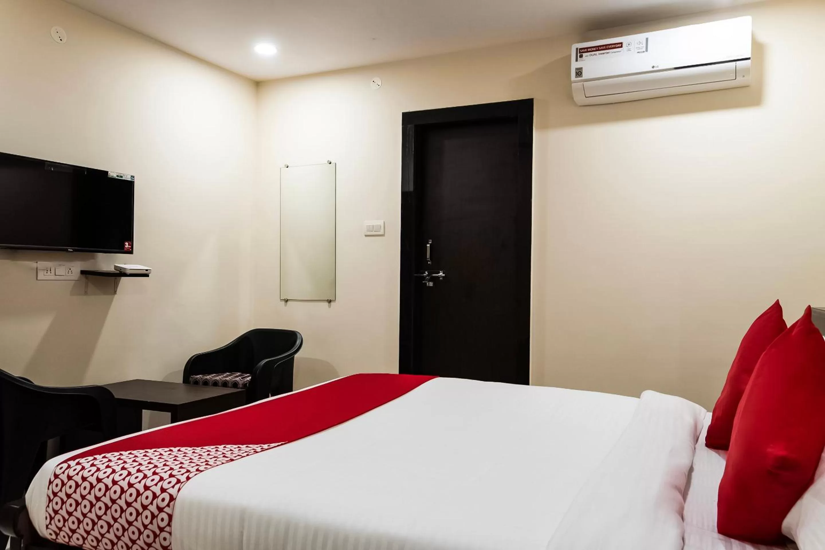 Bedroom, Bed in Capital O Hotel Green Tree