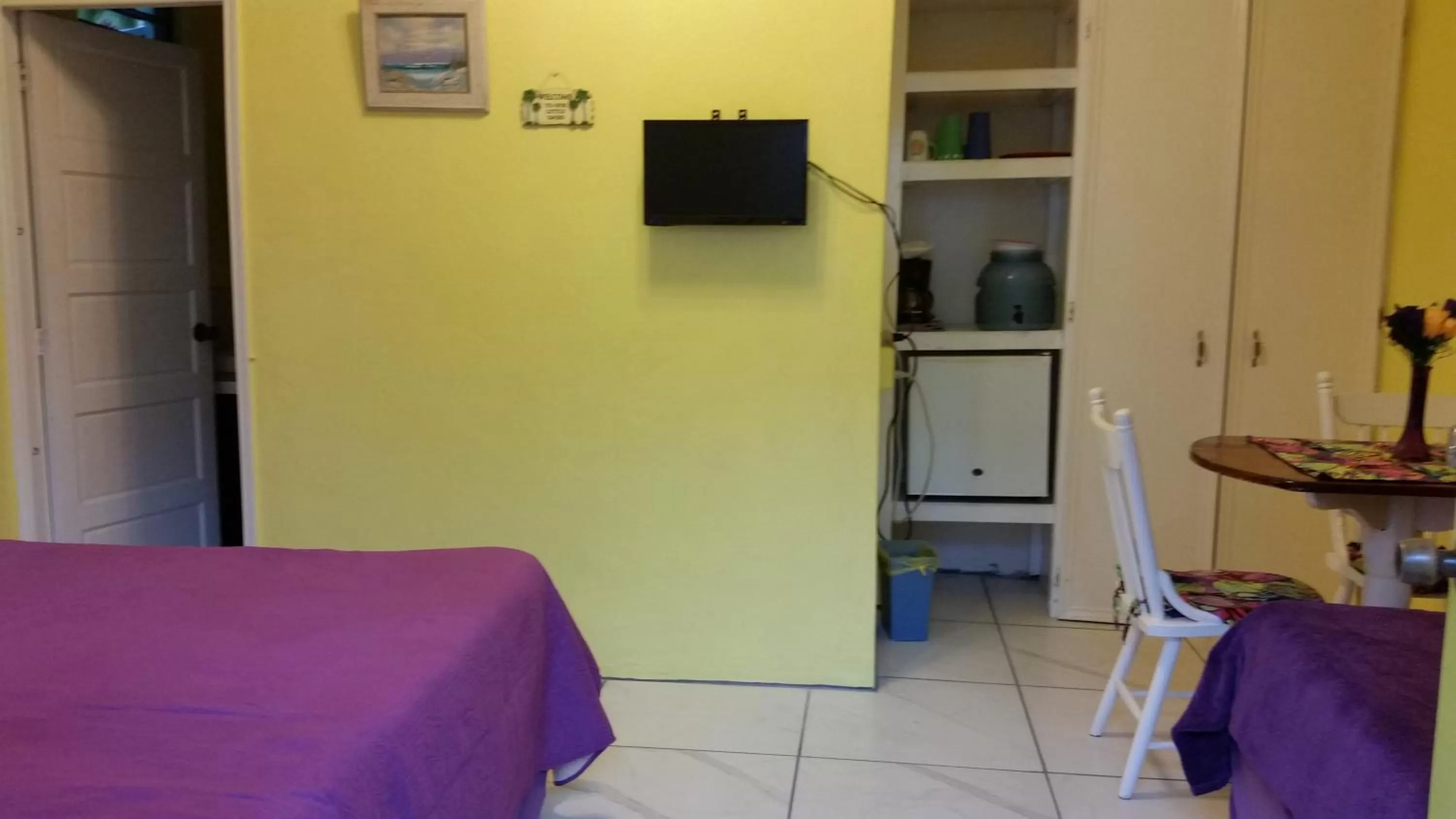 Bedroom, TV/Entertainment Center in Barefoot Beach Belize