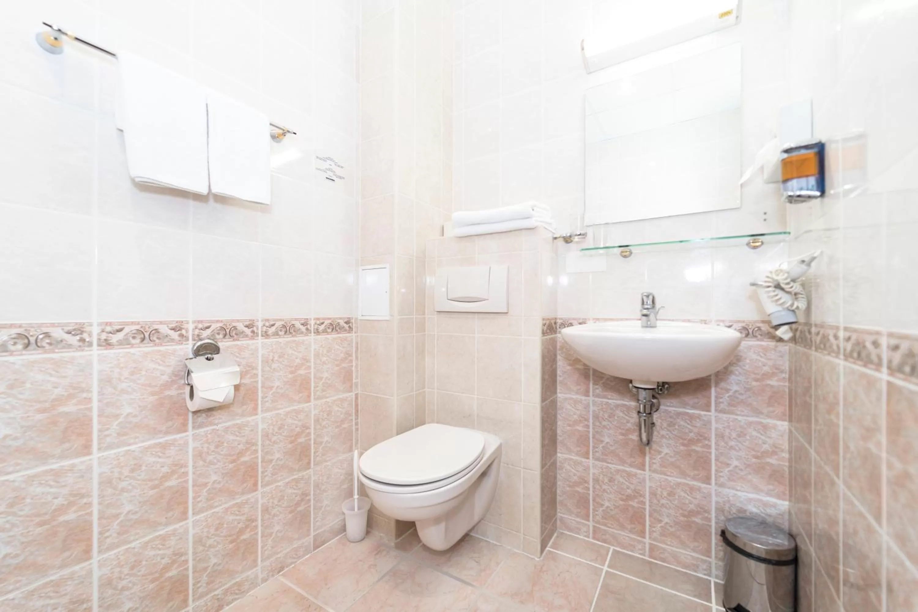 Bathroom in Kolonna Hotel Brigita