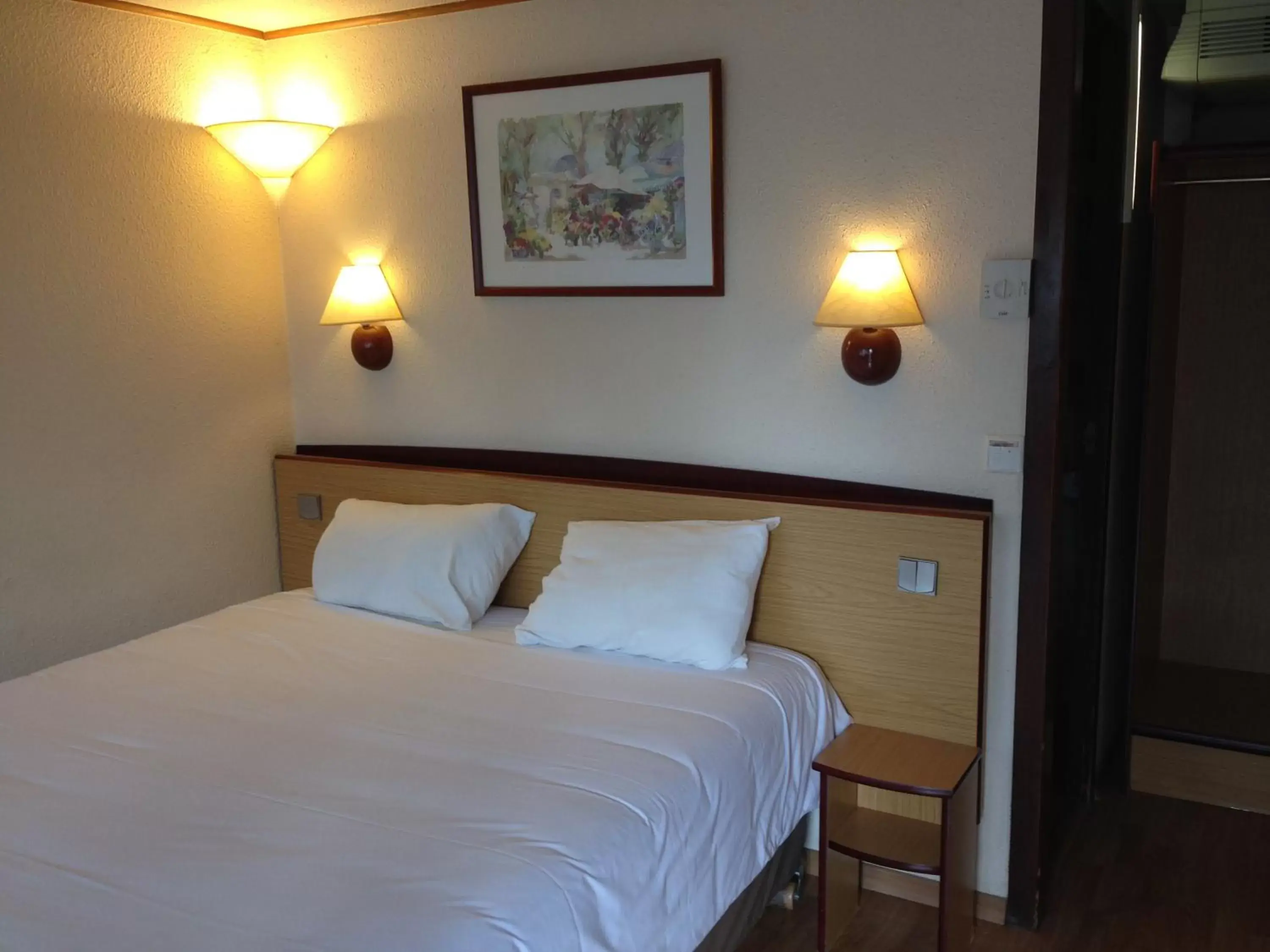 Double Room in Campanile Mulhouse - Illzach Ile Napoléon Double Room in Campanile Mulhouse - Illzach Ile Napoléon