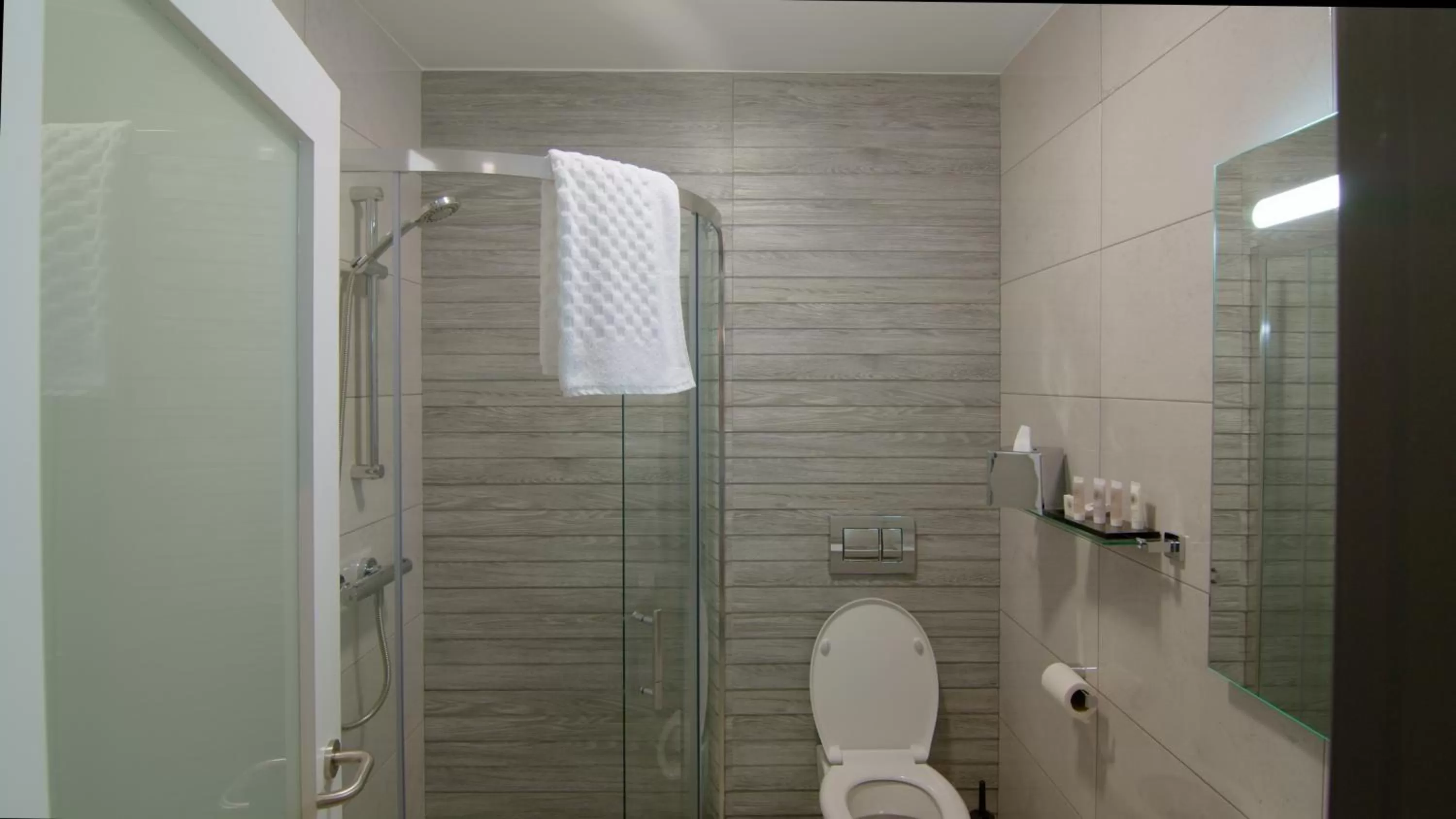 Bathroom in The Saratoga