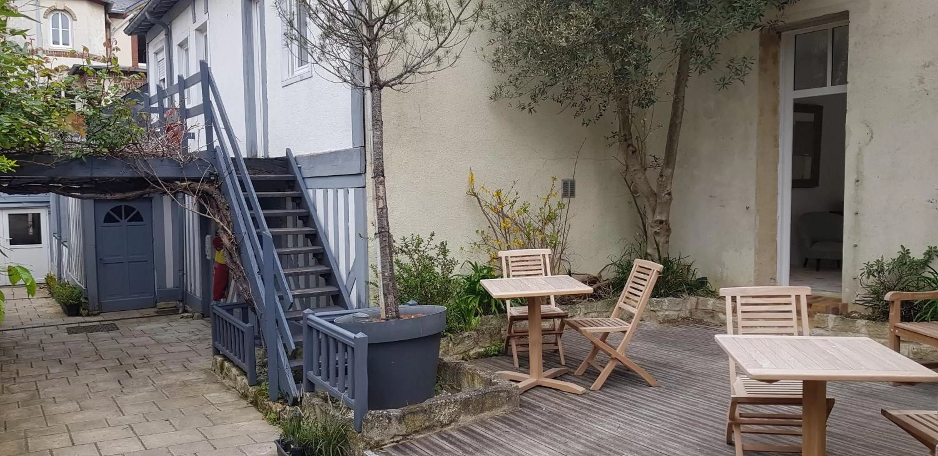 Facade/entrance in Les Cabines