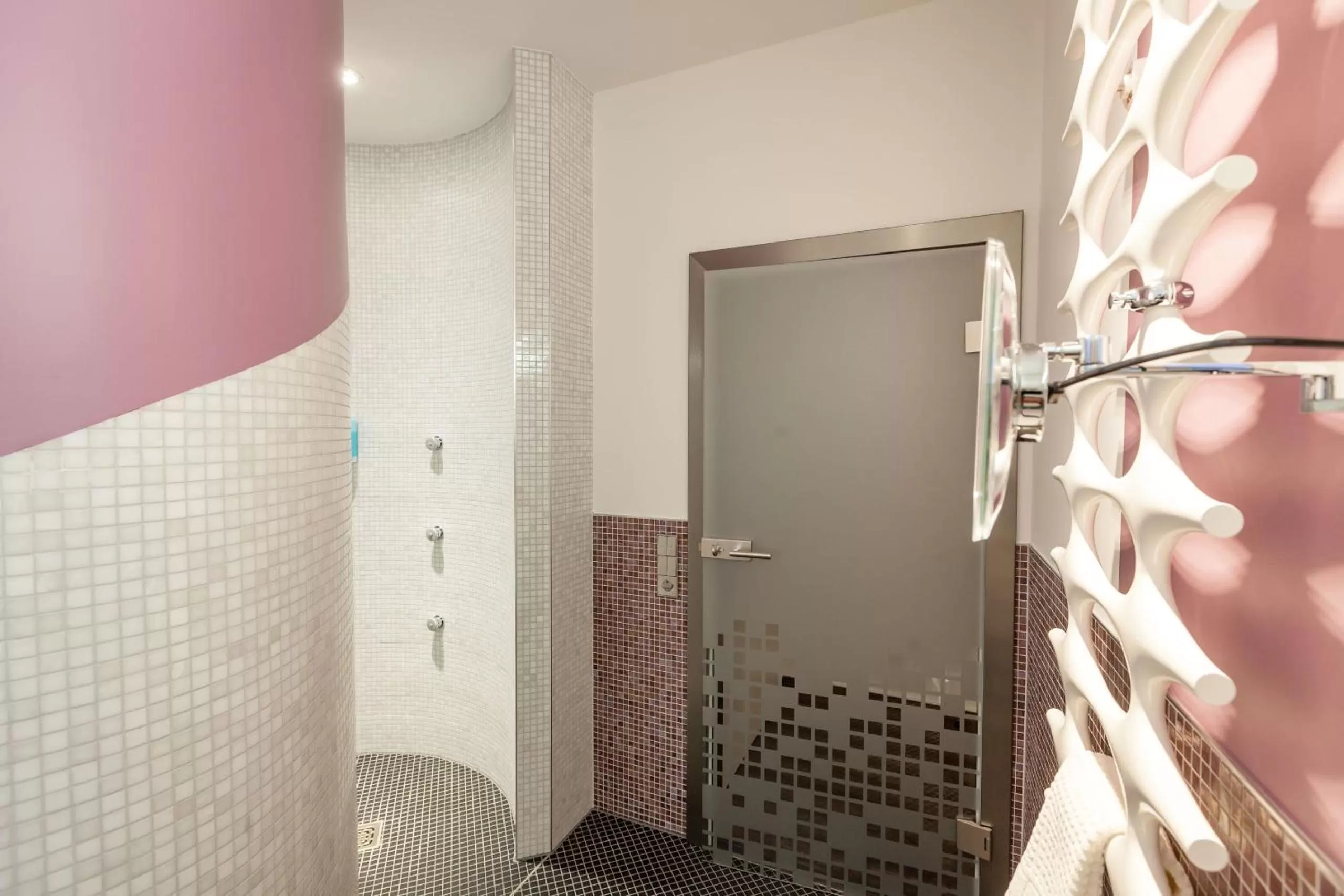 Bathroom in Aragon - Hotel - Garni