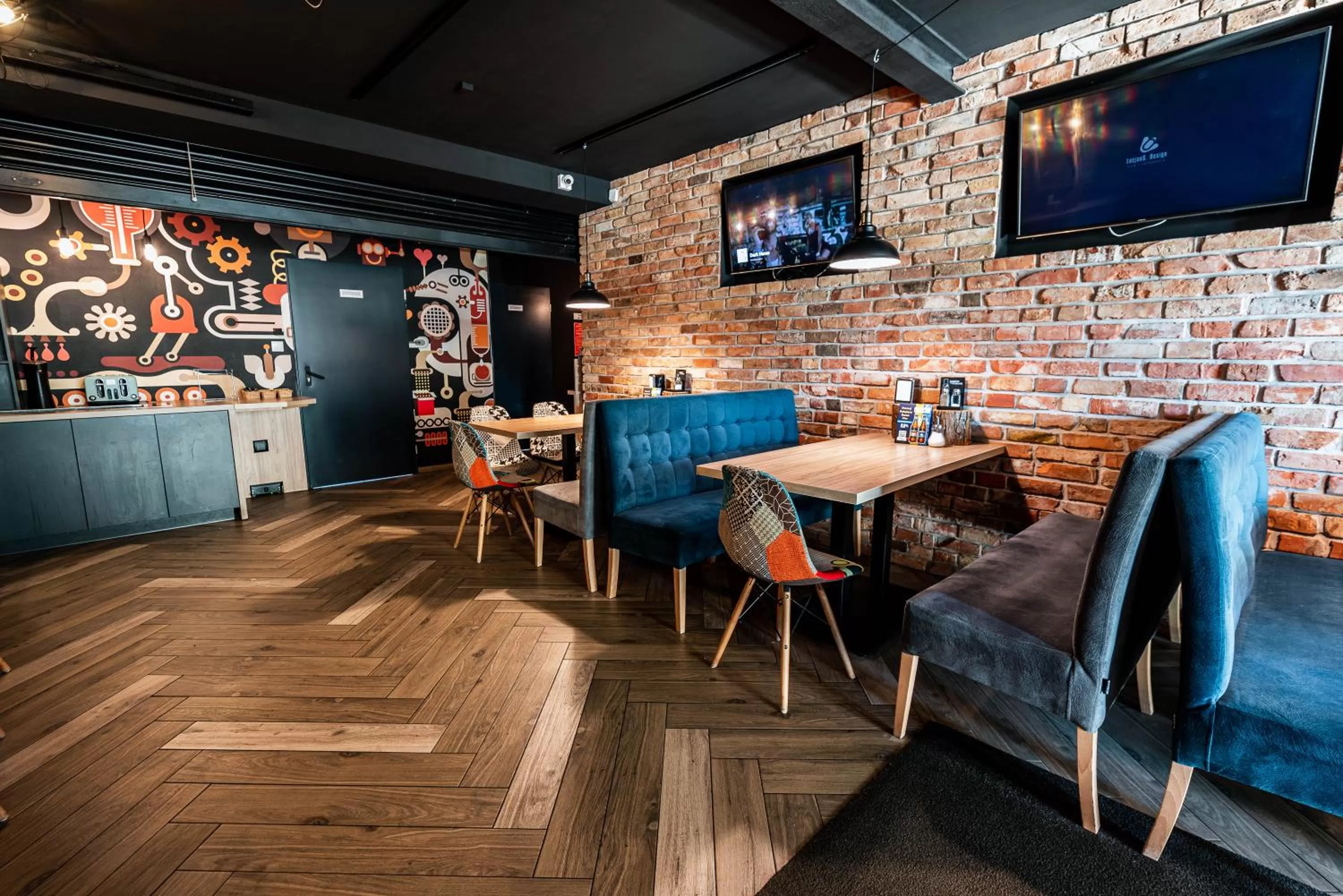 Restaurant/places to eat, TV/Entertainment Center in Willa ŻeglarSki