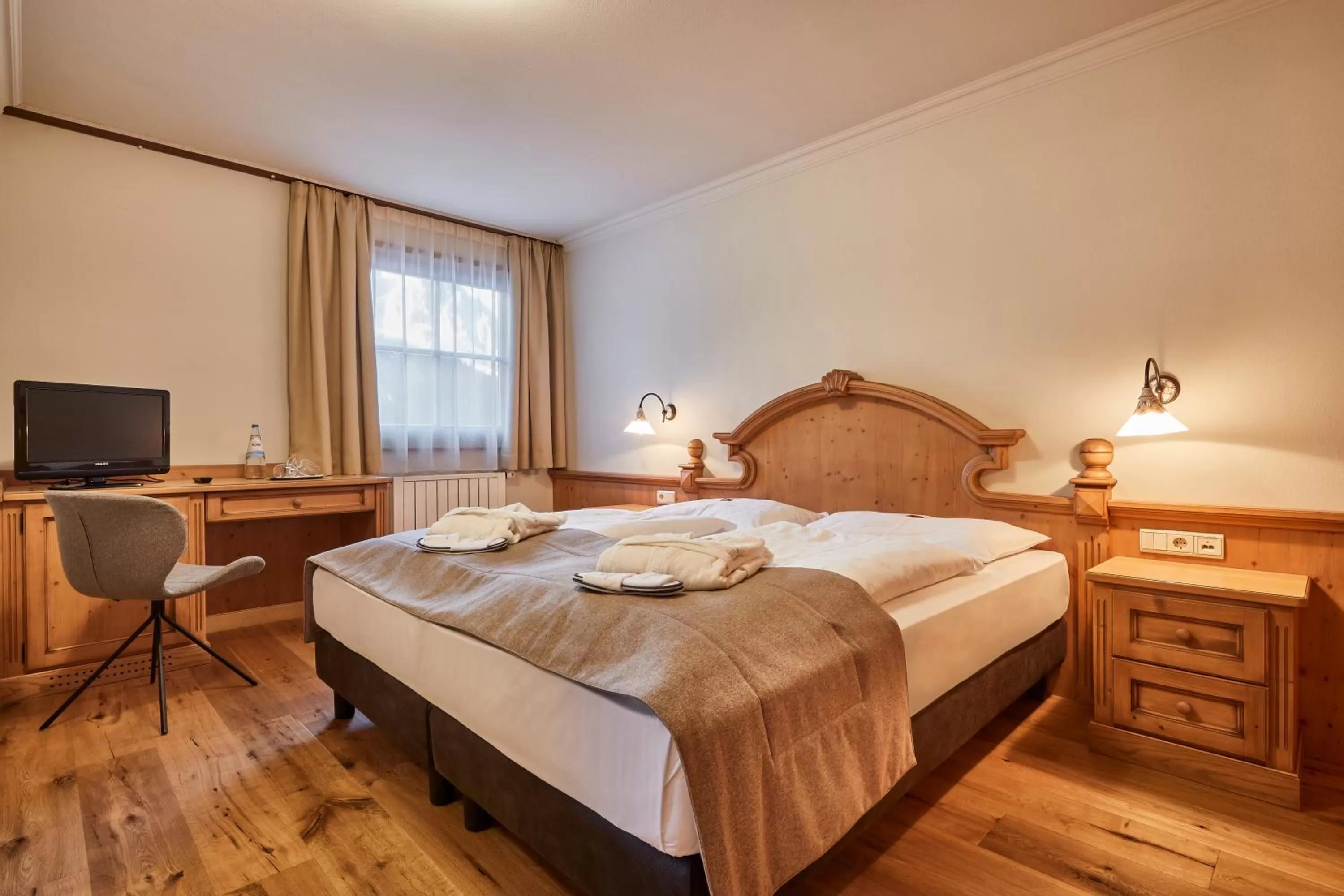 Day, Bed in Hotel Marmolada