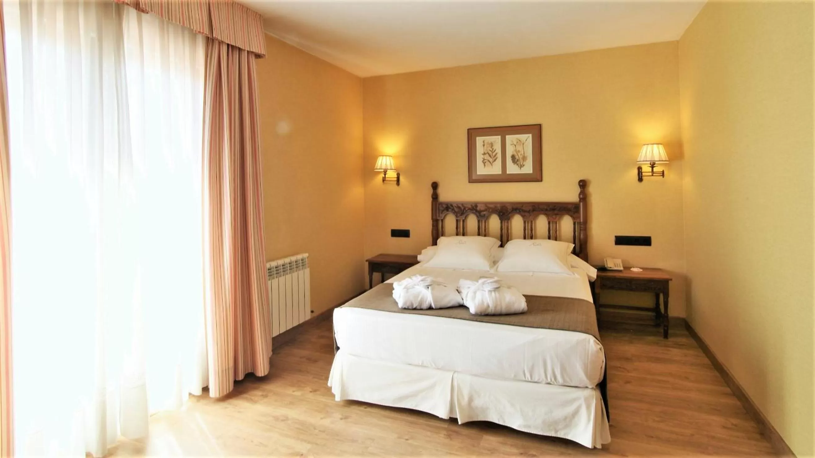 Bed in Hotel Ele Puente Romano de Salamanca