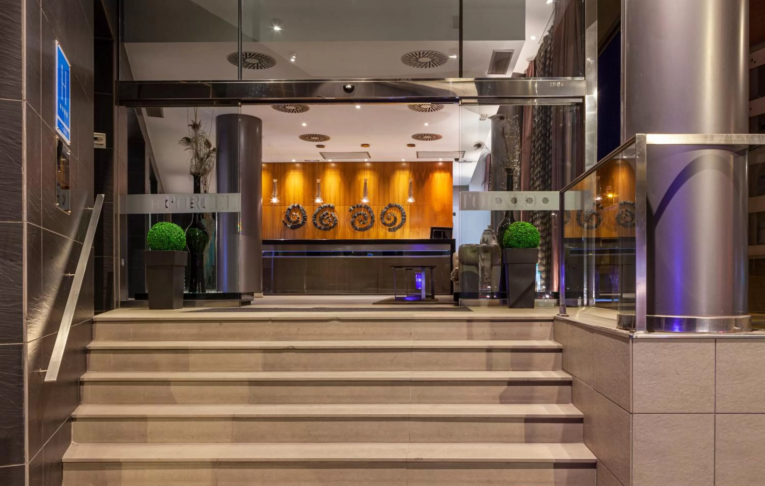 Facade/entrance in Porcel Torneo