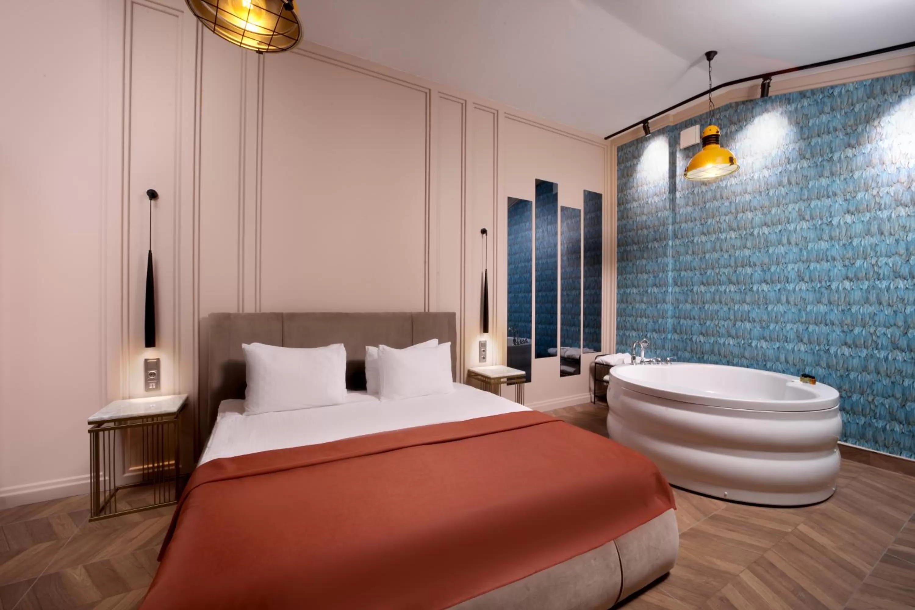 Photo of the whole room, Bed in Harbiye Residence