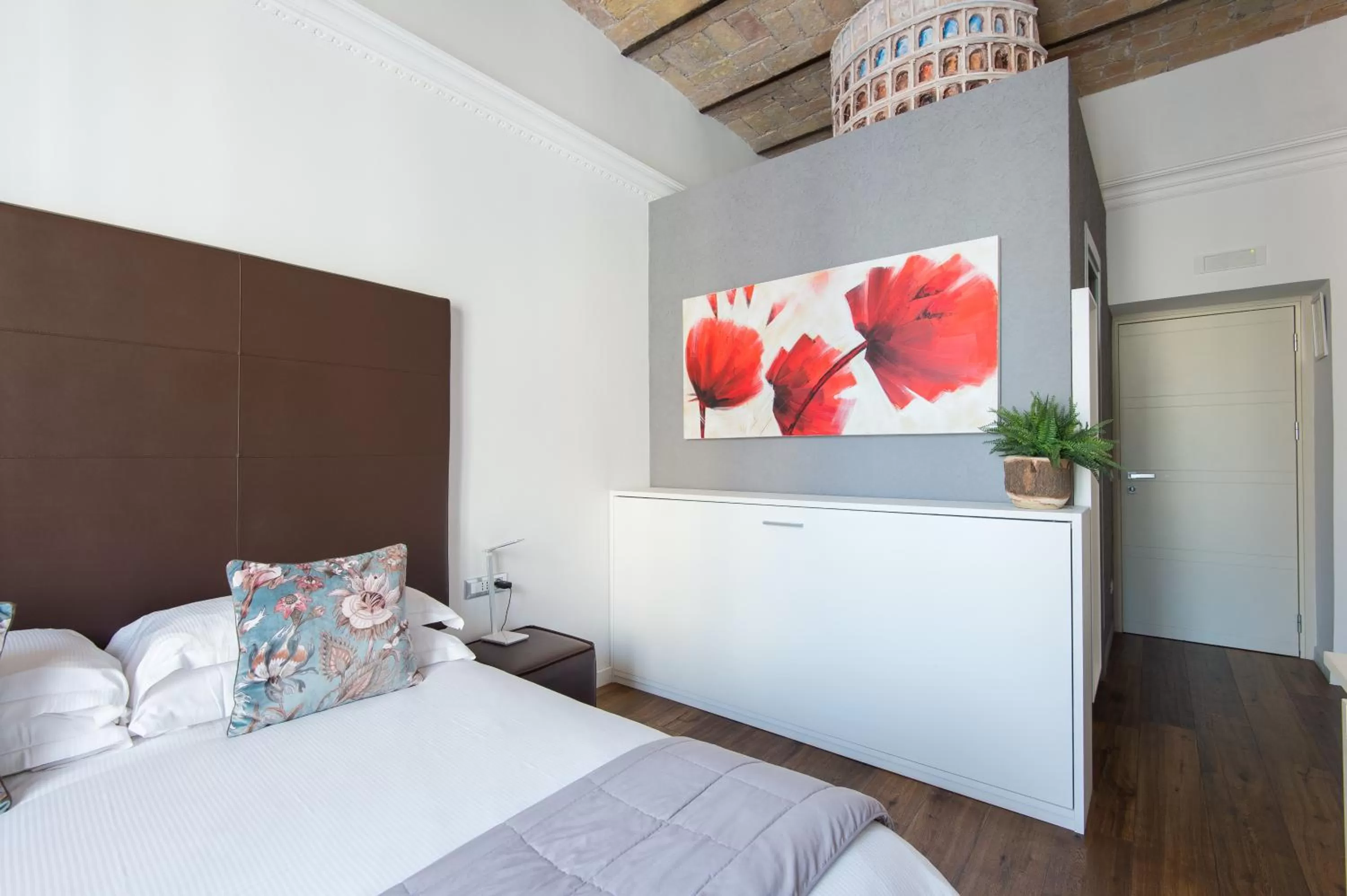 Photo of the whole room, Bed in New Design St.Peter