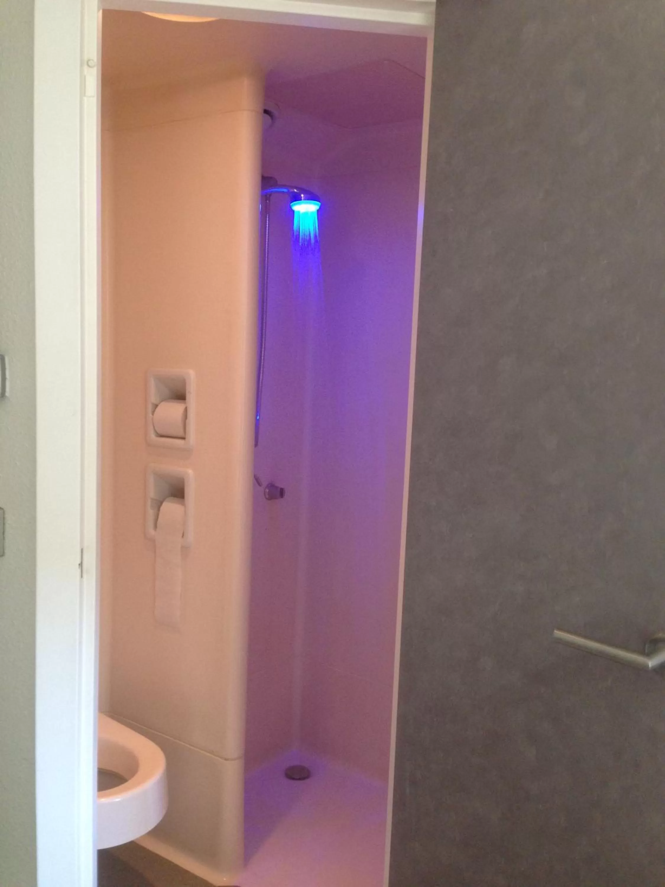 Shower, Bathroom in IBIS Budget Aix en Provence Est Le Canet