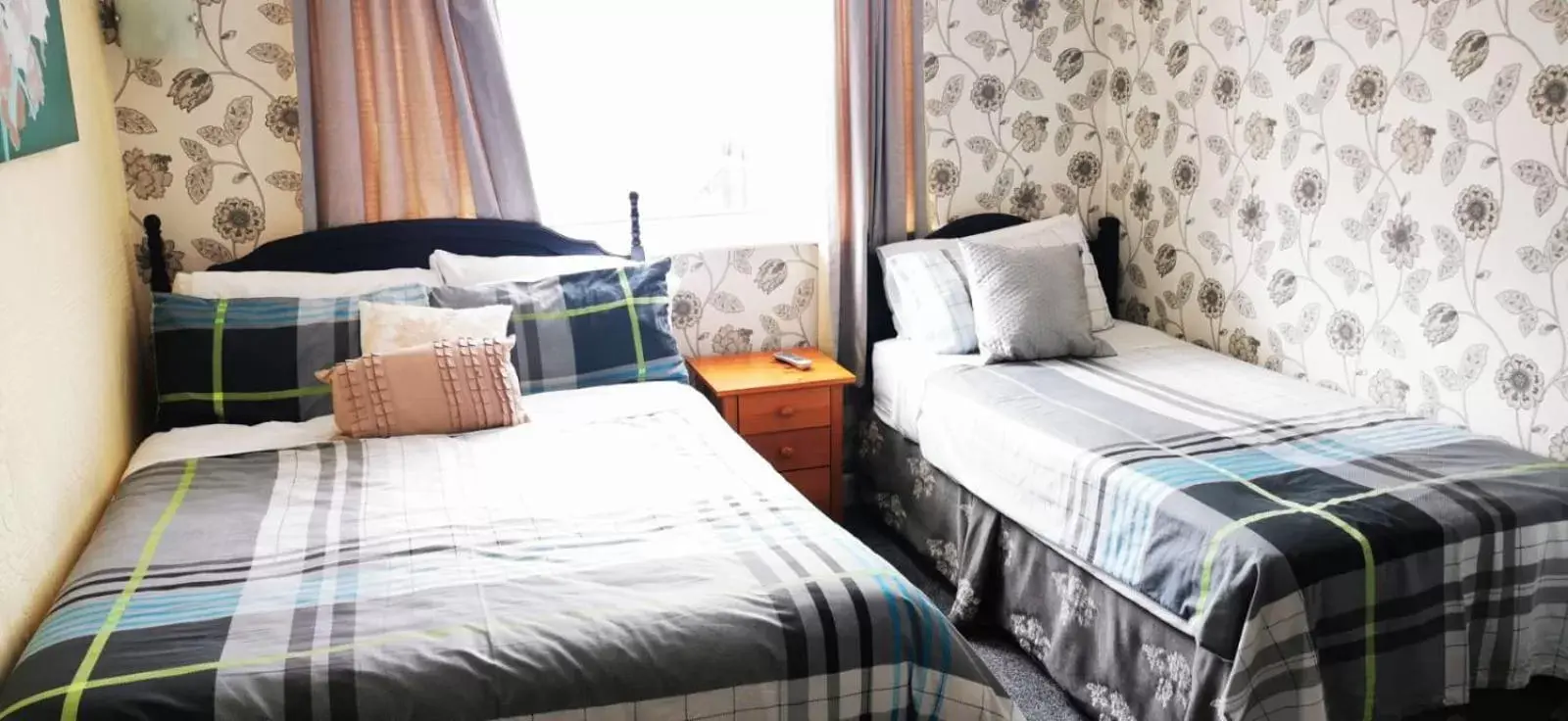 Deluxe Family Room in Dunromin Hotel Deluxe Family Room in Dunromin Hotel