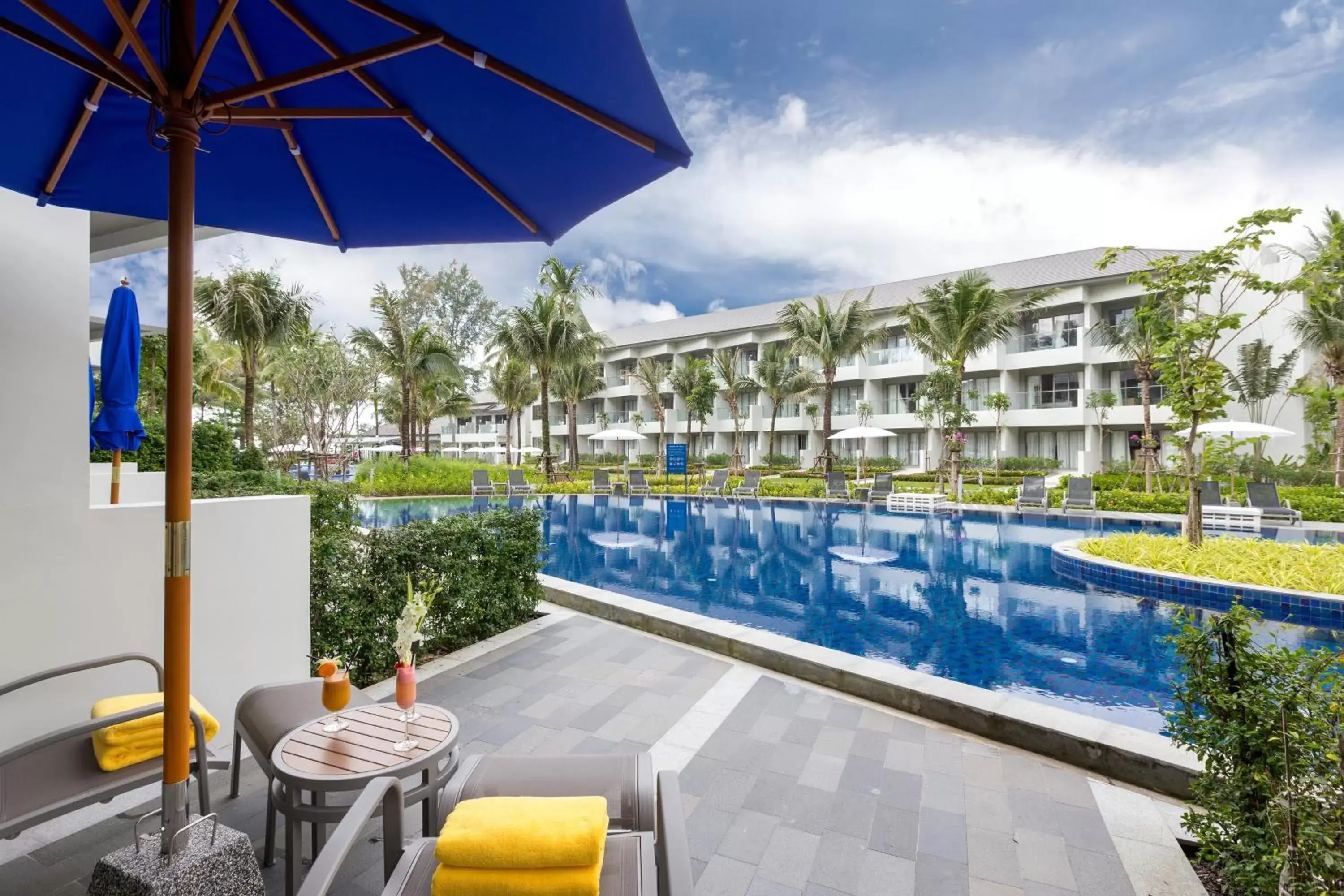 Deluxe Double or Twin Room with Pool Access - Beach Wing in X10 Khaolak Resort Deluxe Double or Twin Room with Pool Access - Beach Wing in X10 Khaolak Resort