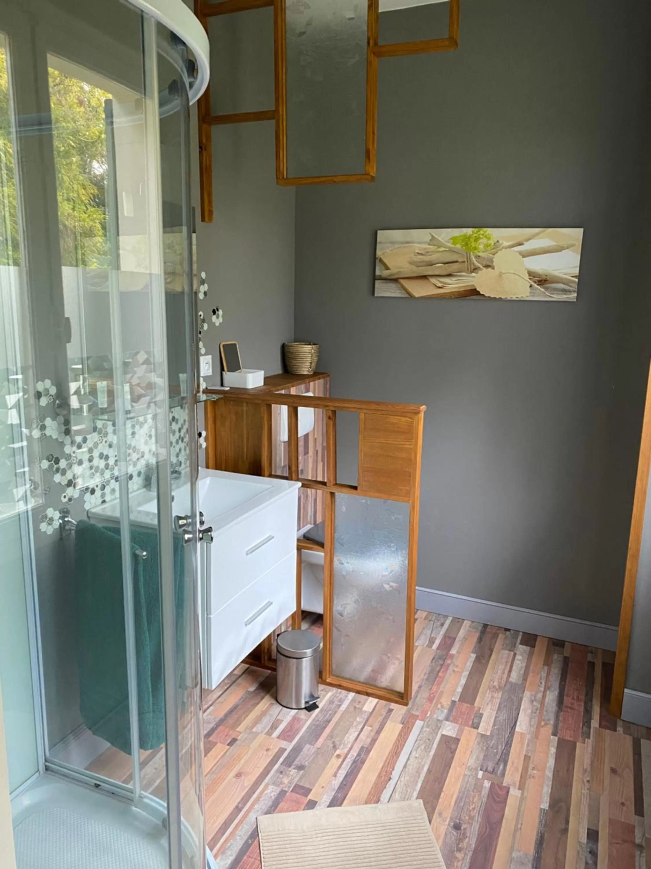 Bathroom in LES GENEBRUYERES - L'HISTOIRE D'UN REVE