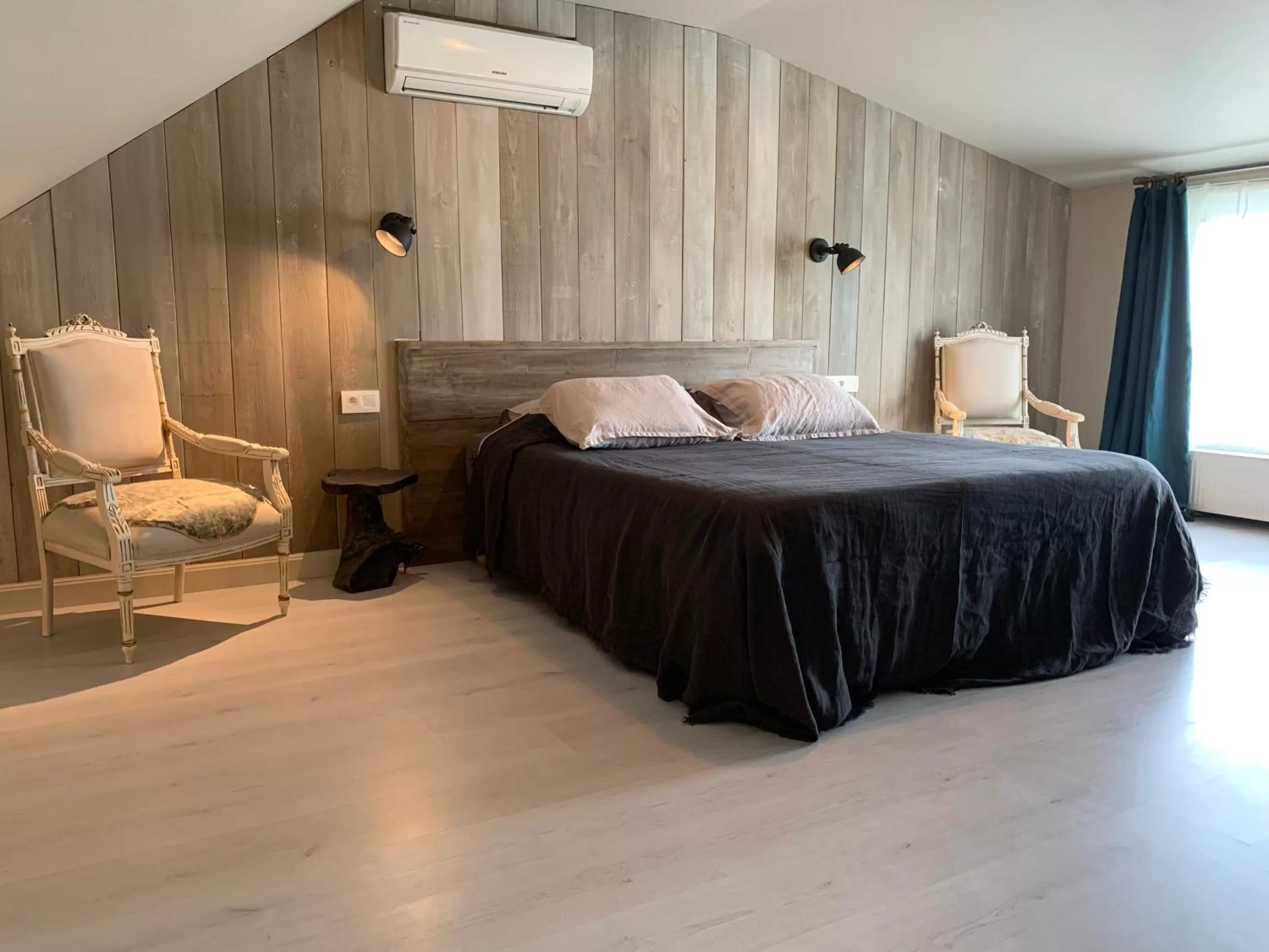 Bed in B&B Silentium