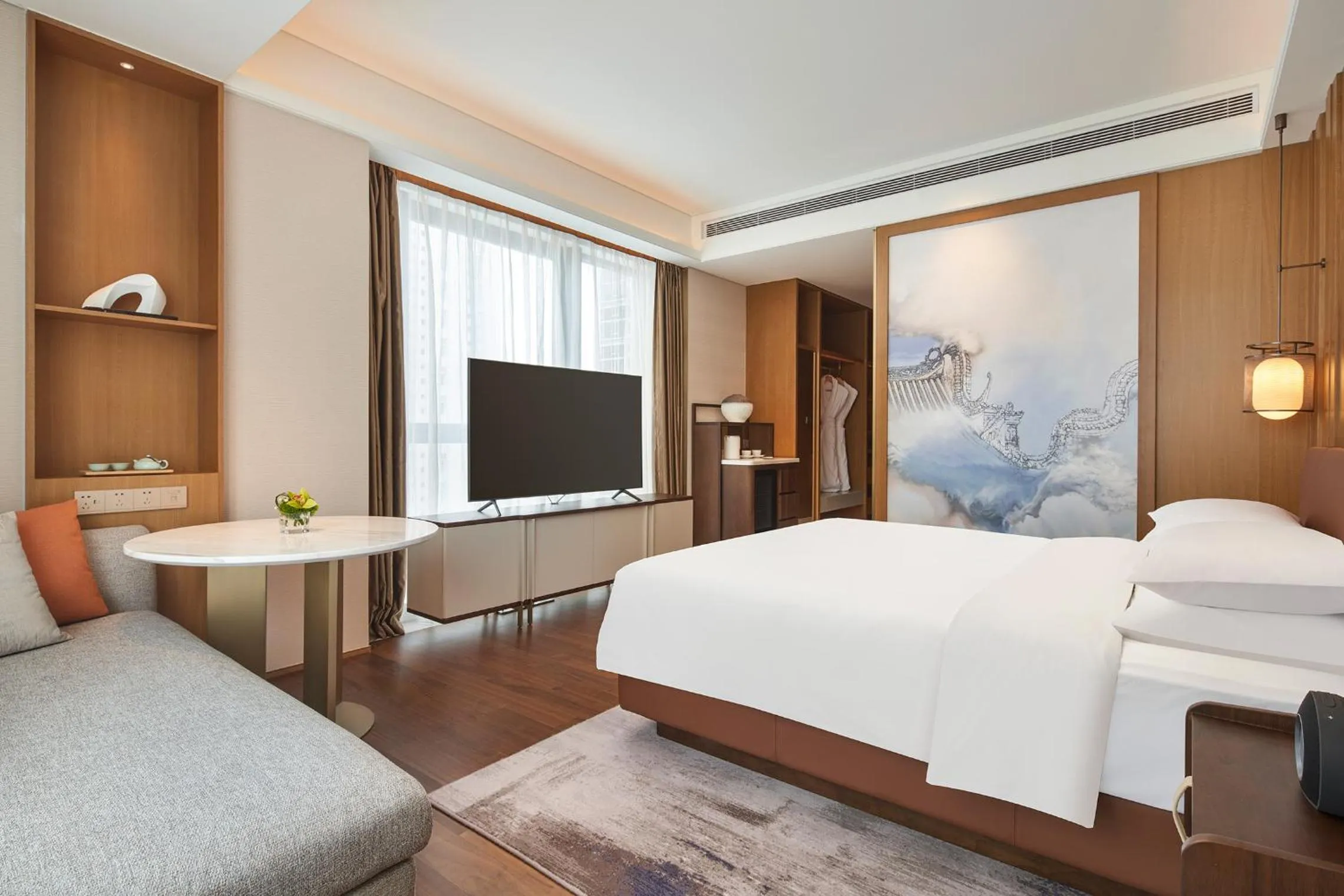 Photo of the whole room, Bed in Hyatt Regency Guangzhou Zengcheng